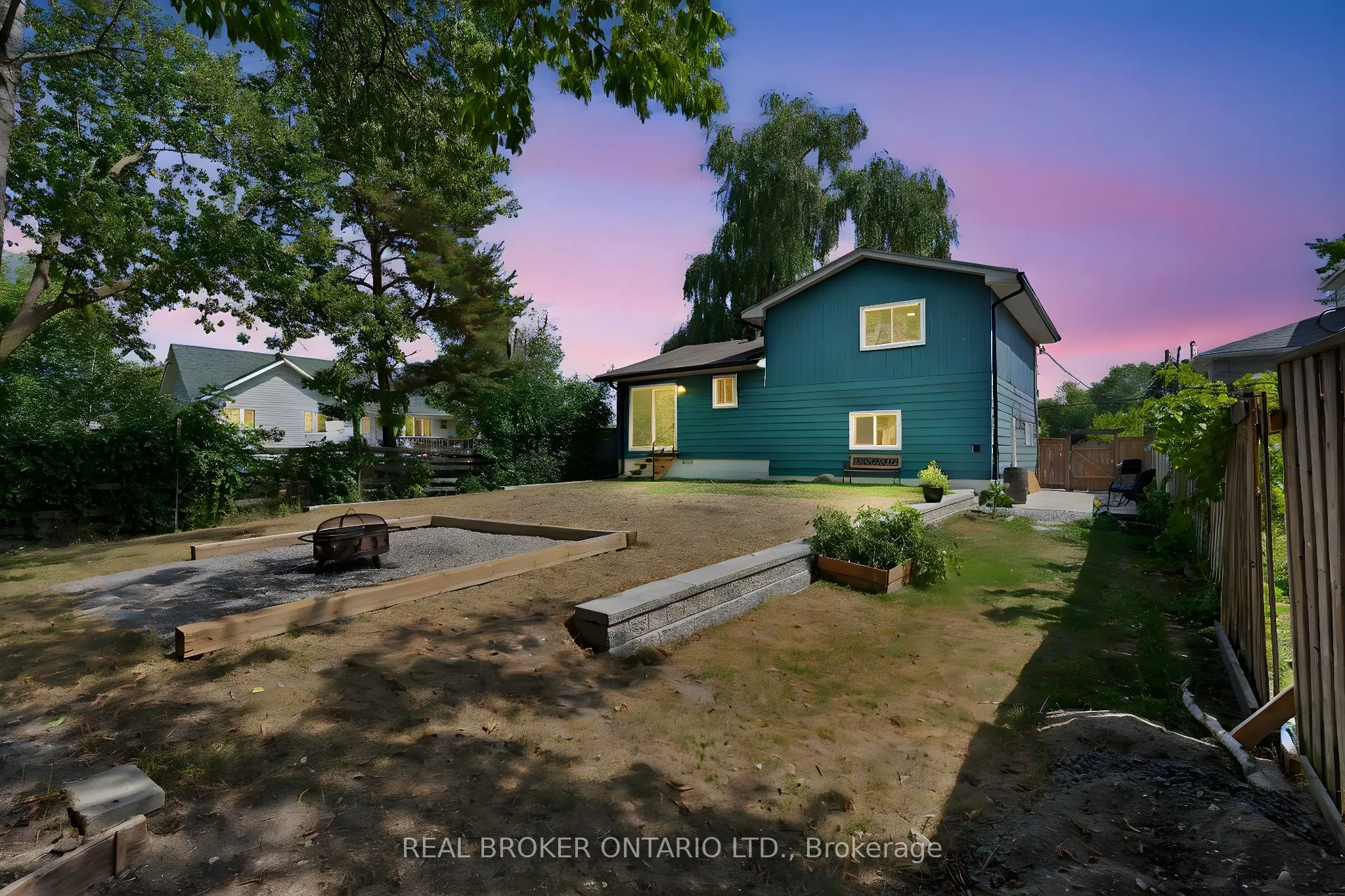 1036 Metro Road N