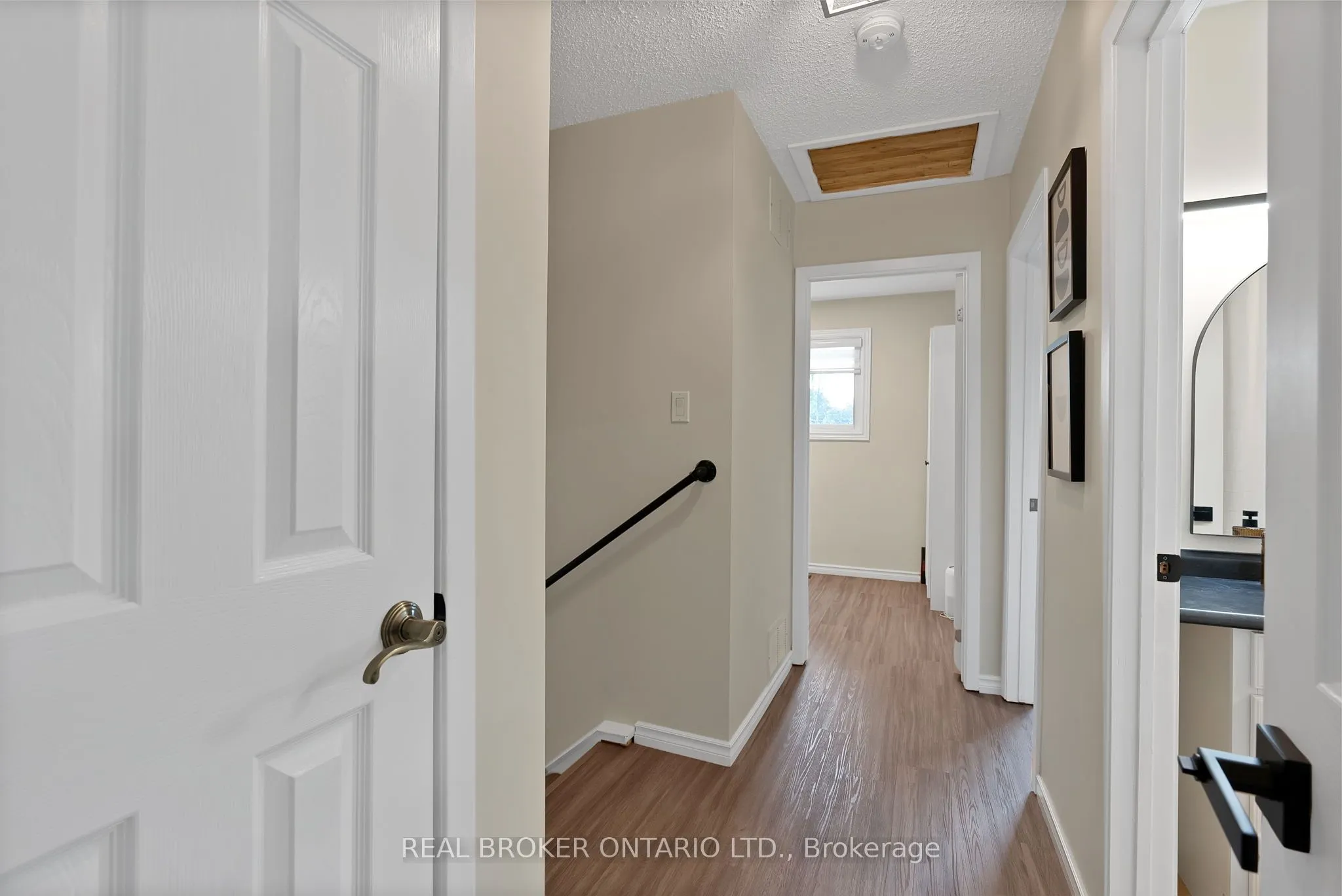 1036 Metro Road N