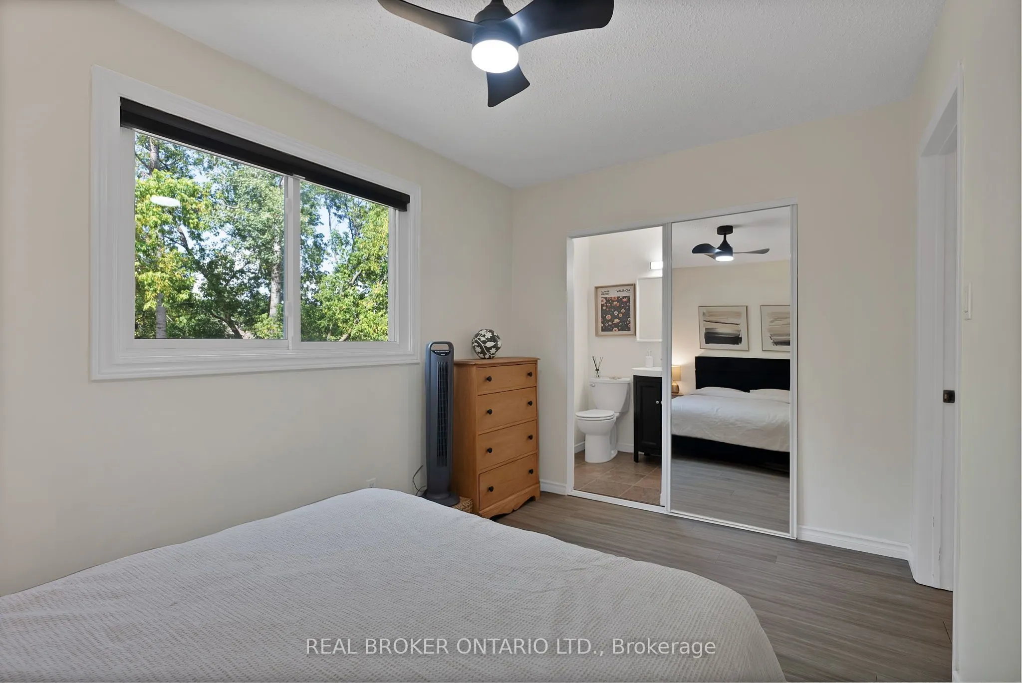 1036 Metro Road N