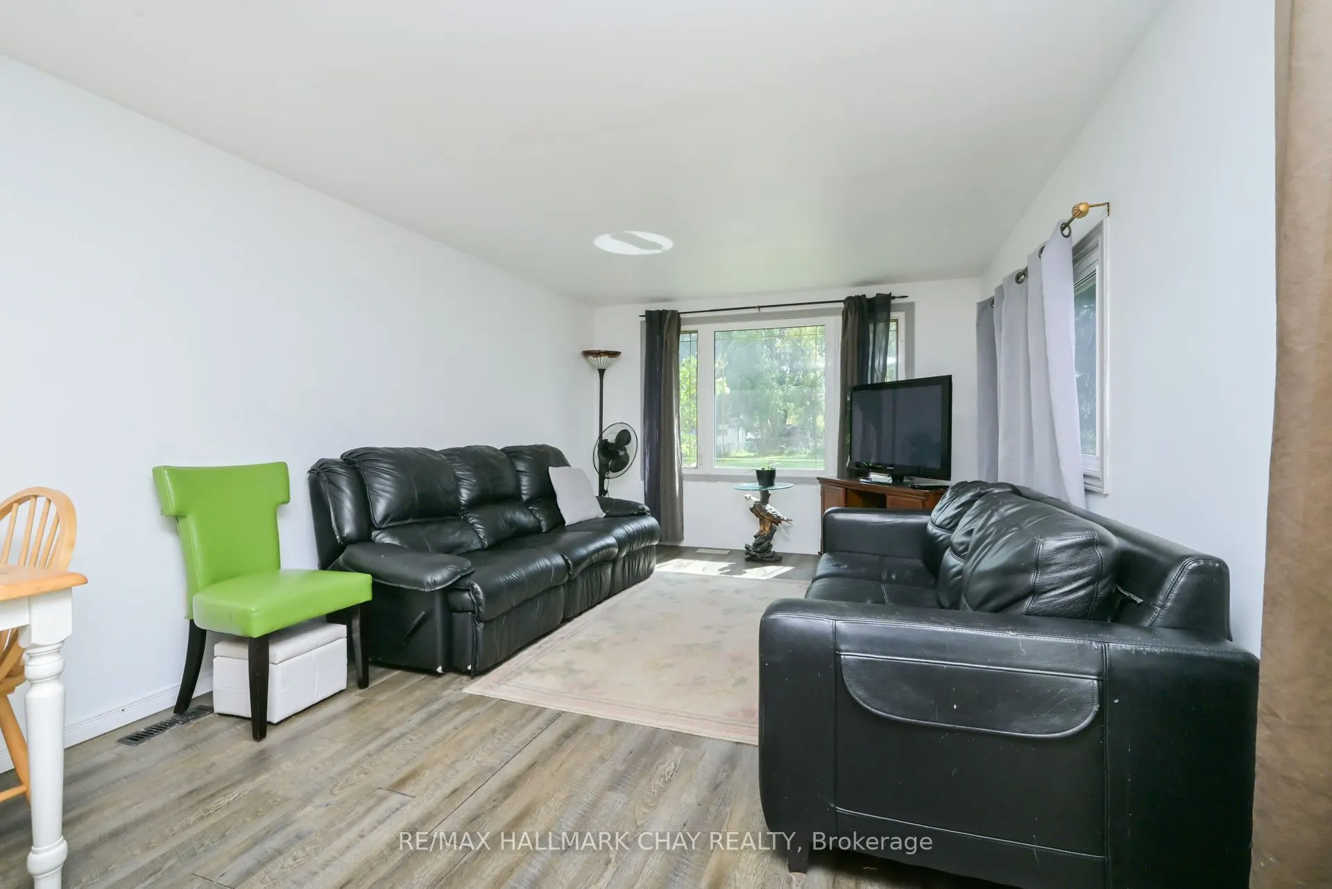 32 Shamrock Crescent