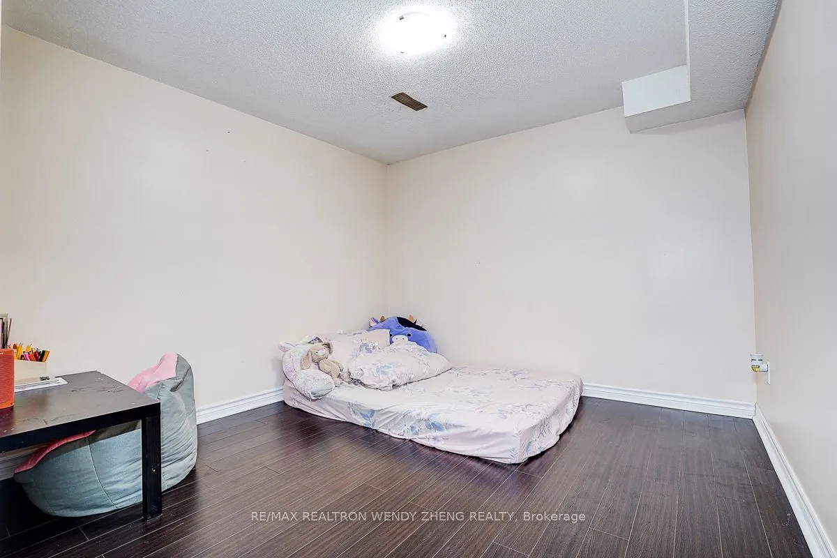 31 Durant Crescent
