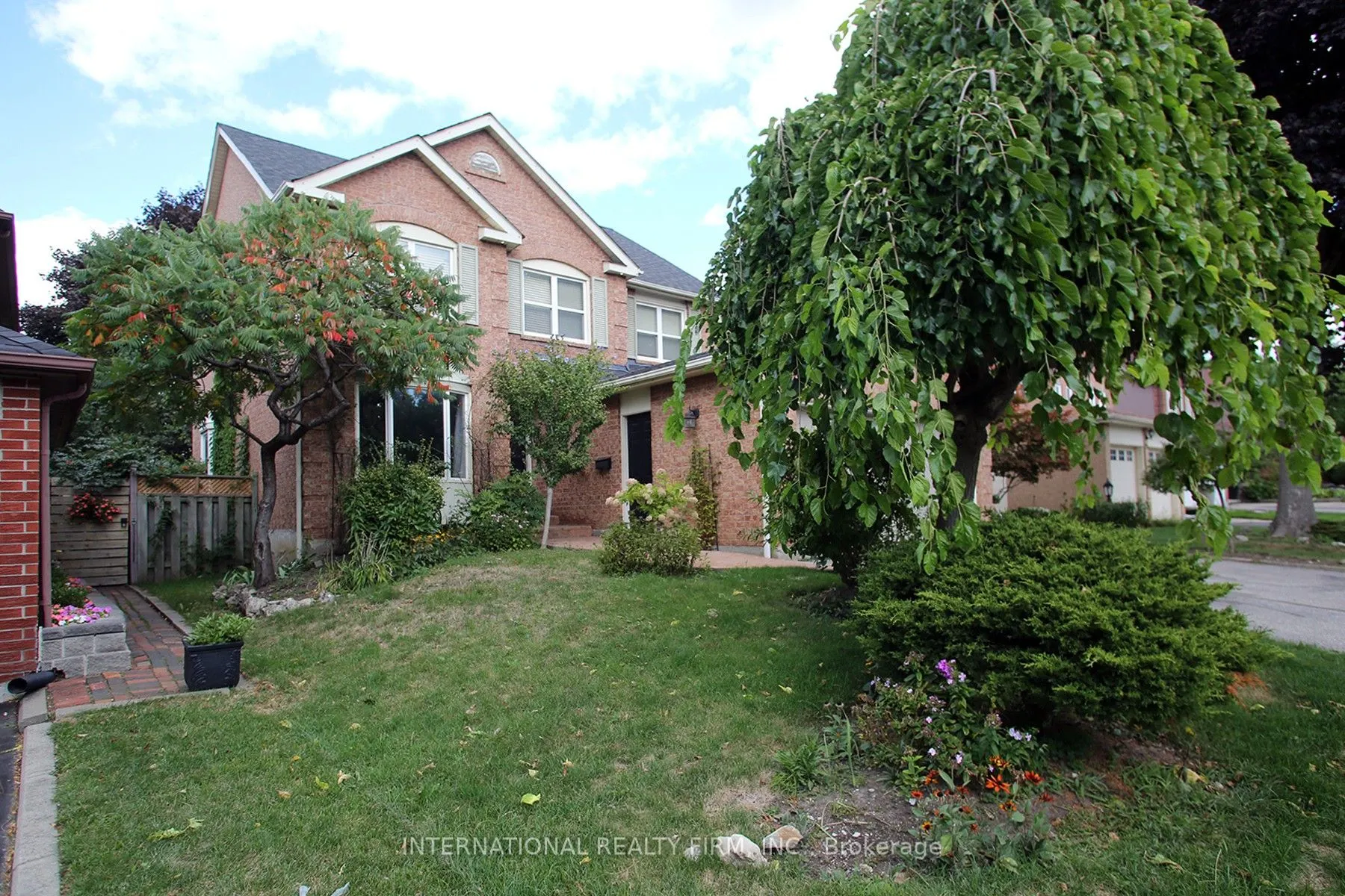 22 Larkin Avenue