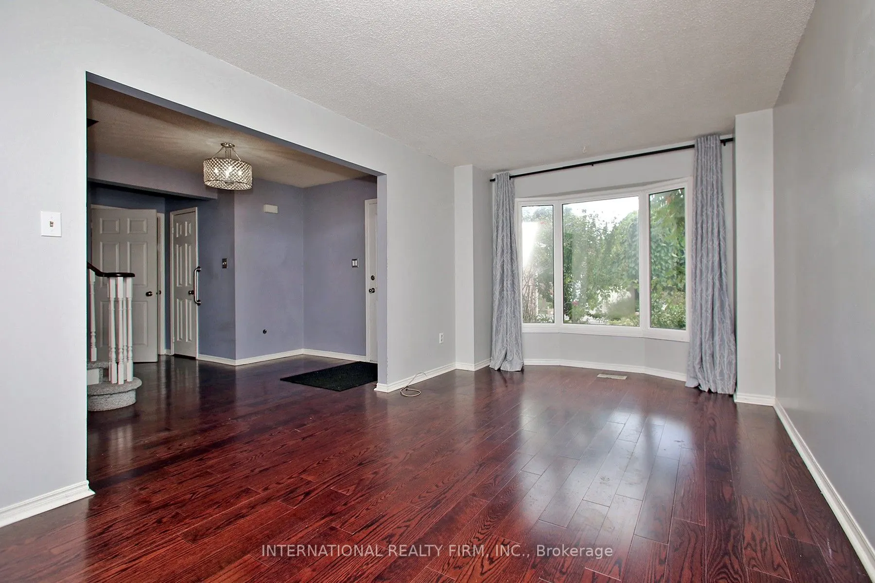 22 Larkin Avenue