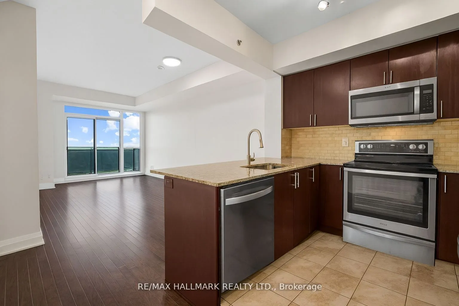 520 Steeles Avenue, #1508