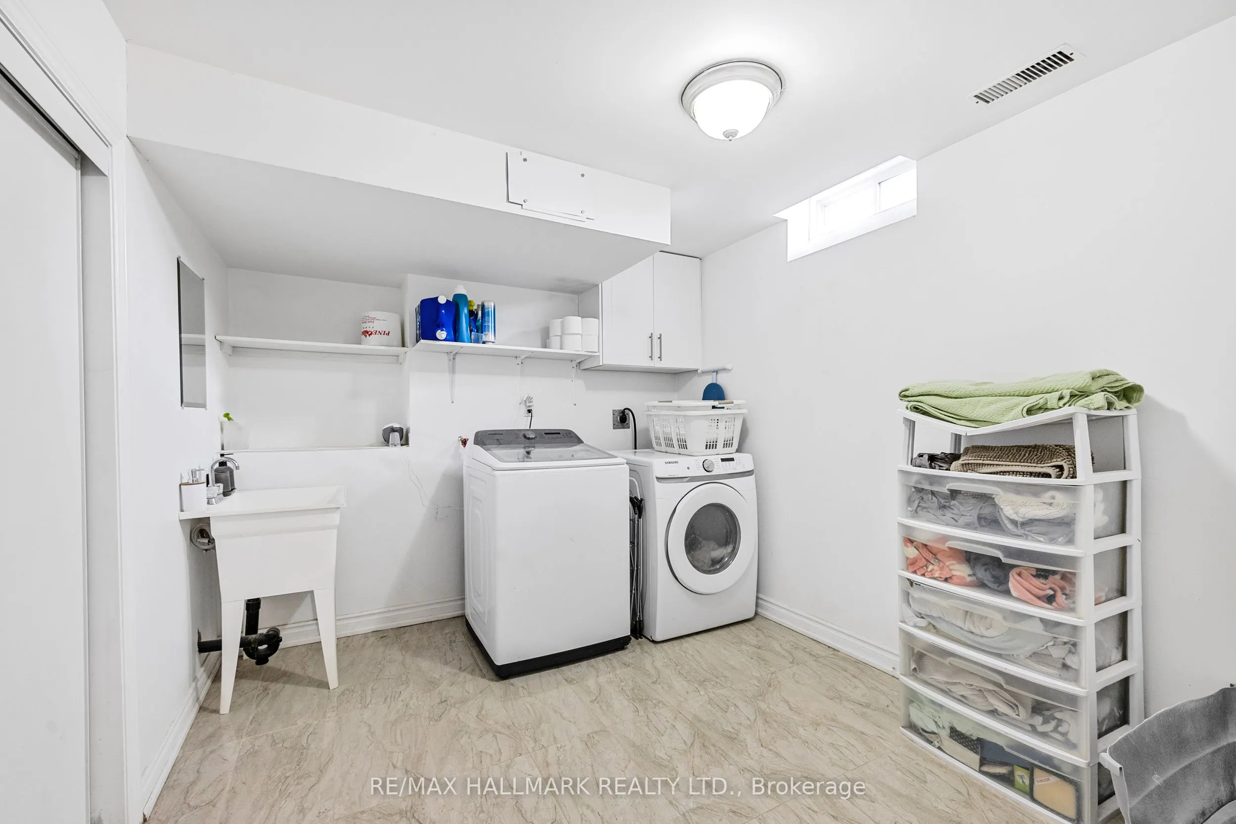 7 Delphinium Avenue