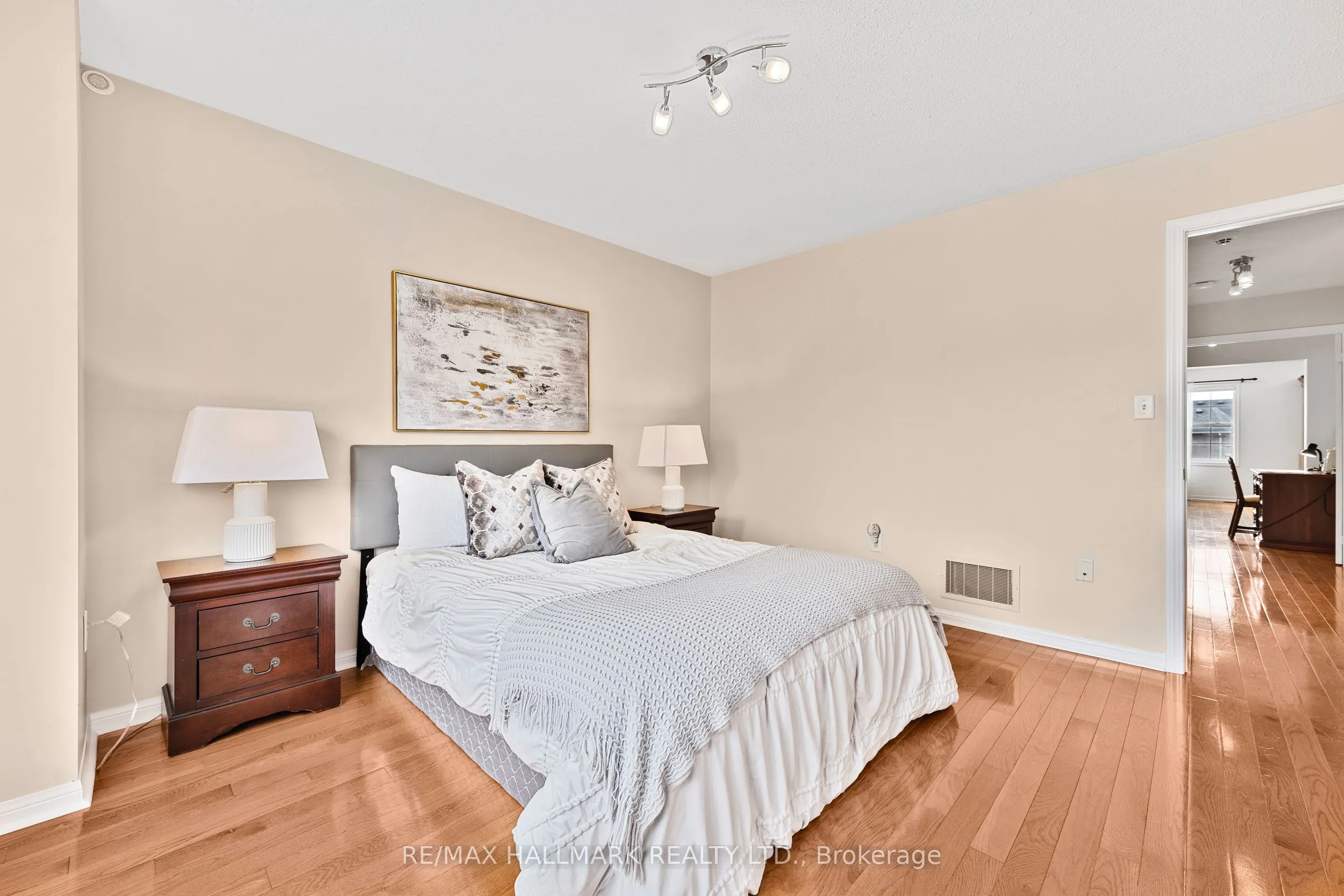 7 Delphinium Avenue