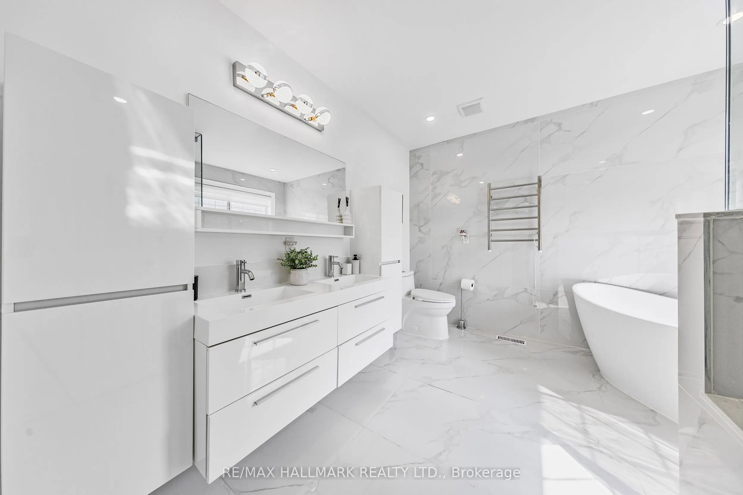 7 Delphinium Avenue