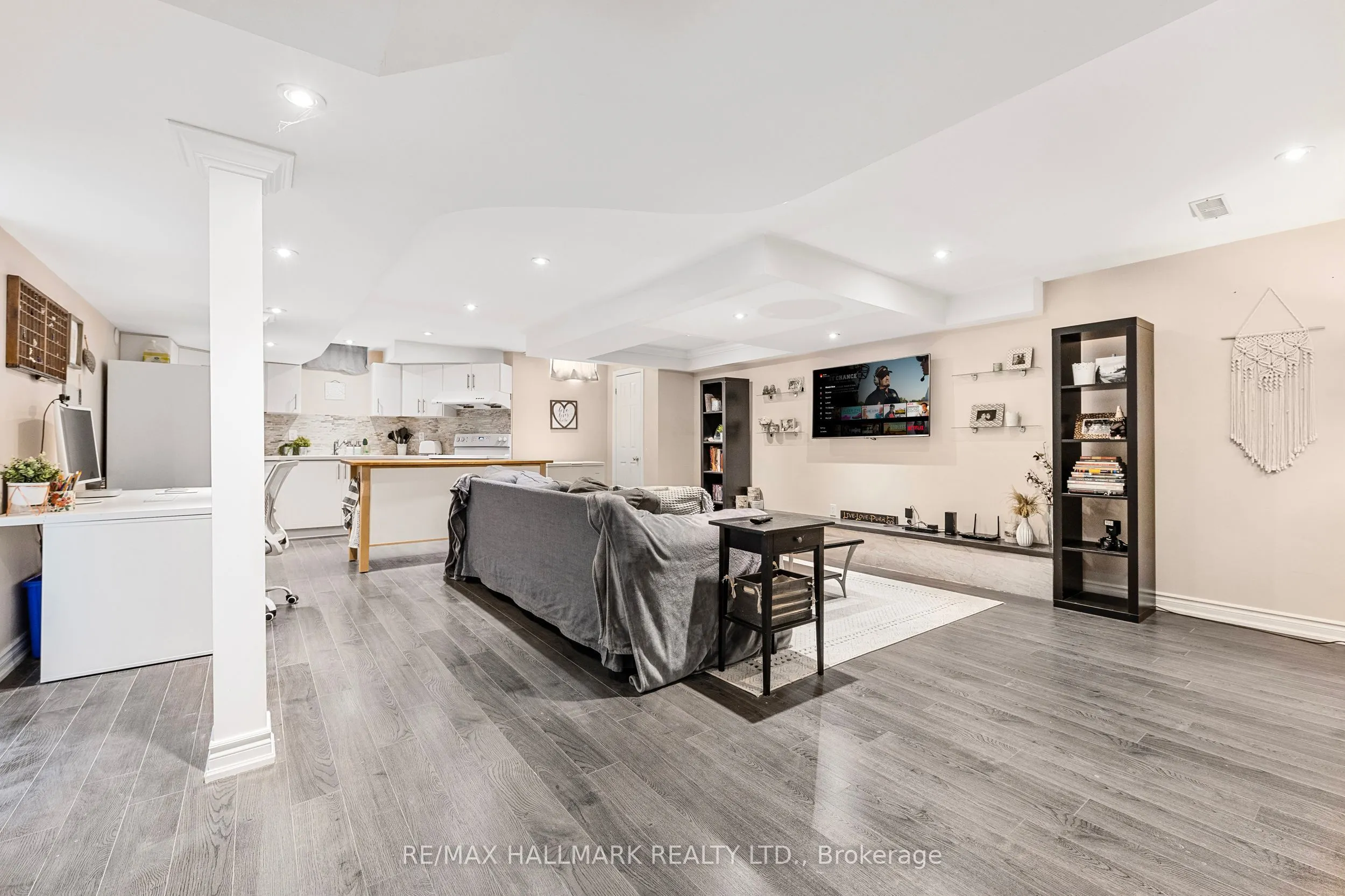7 Delphinium Avenue