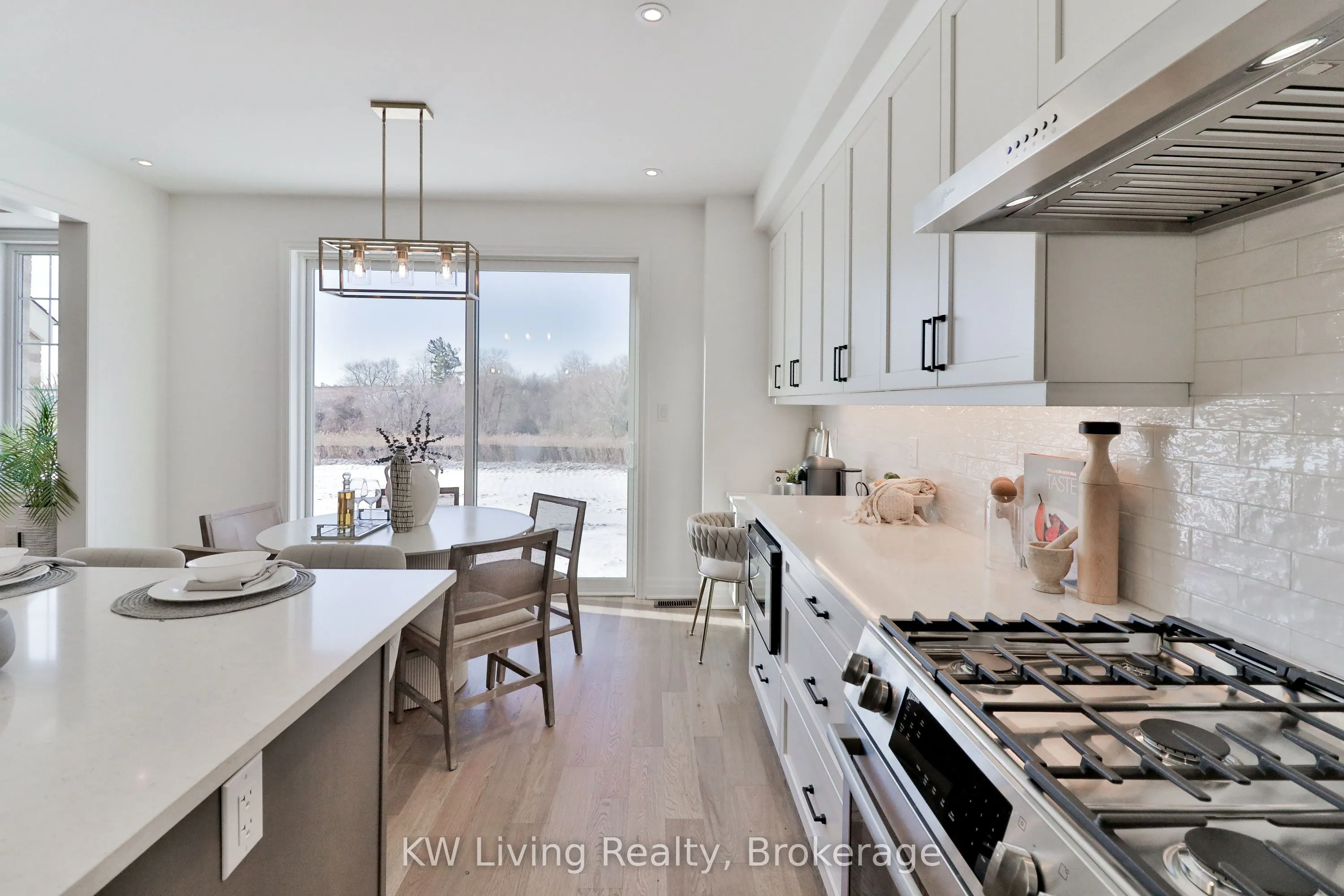 18 Berczy Manor Crescent
