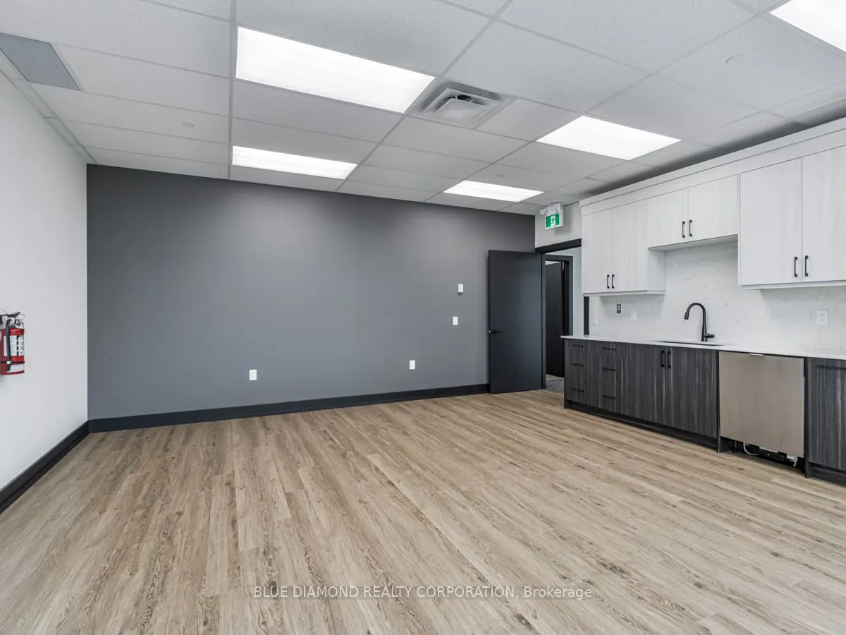 9130 Leslie Street, #205