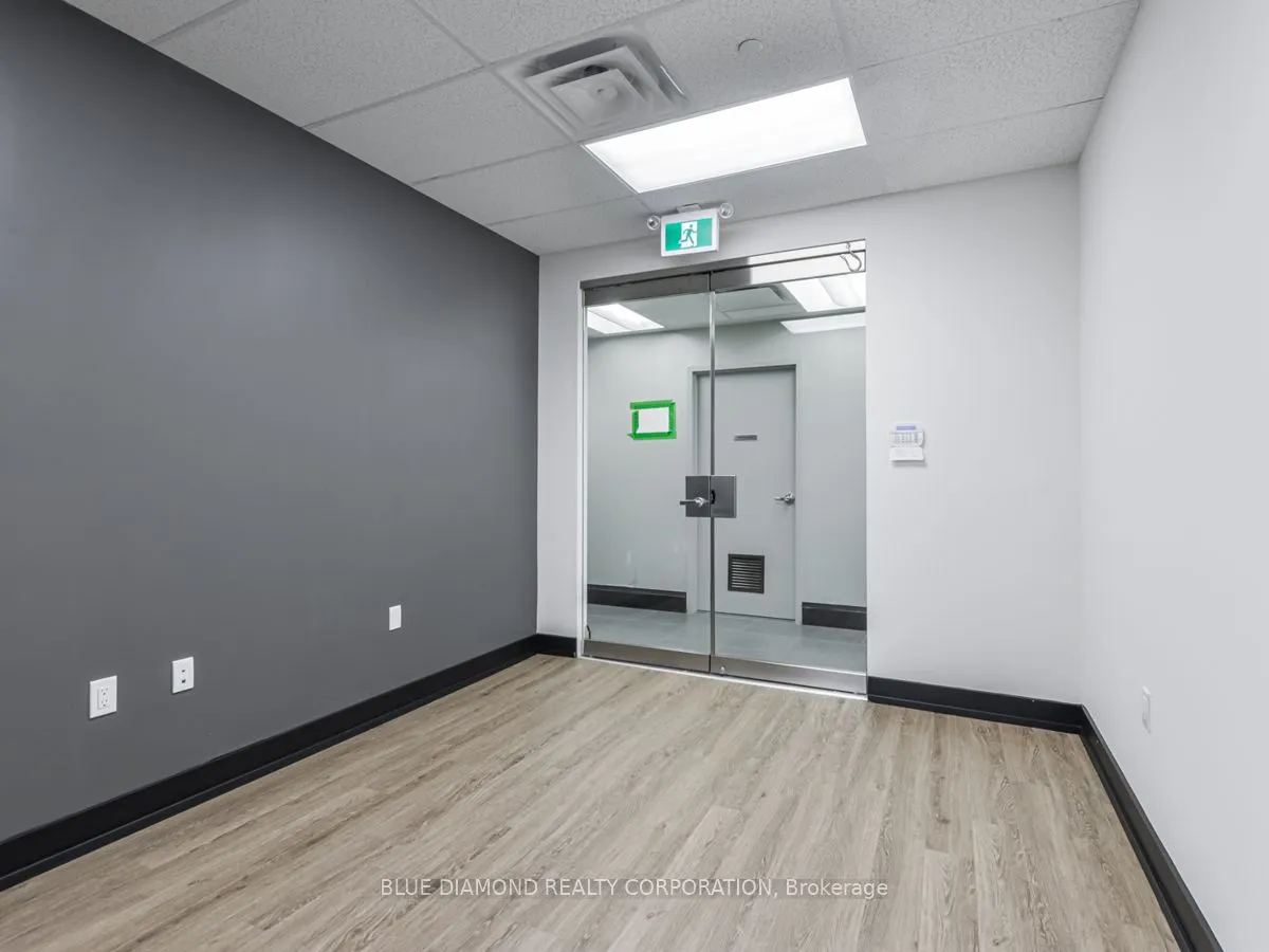 9130 Leslie Street, #205