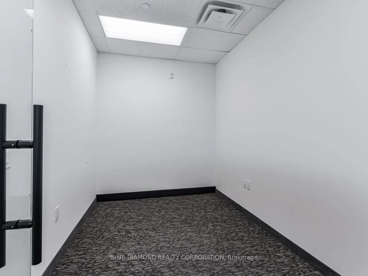 9130 Leslie Street, #205