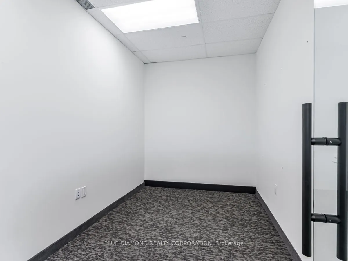 9130 Leslie Street, #205