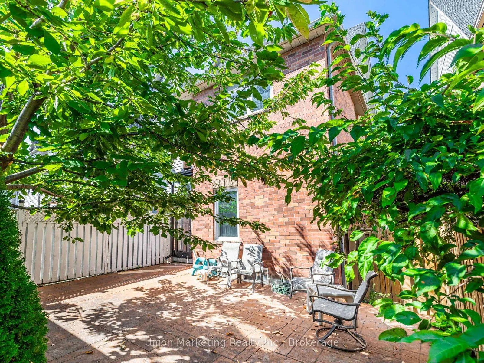 35 Luxton Avenue