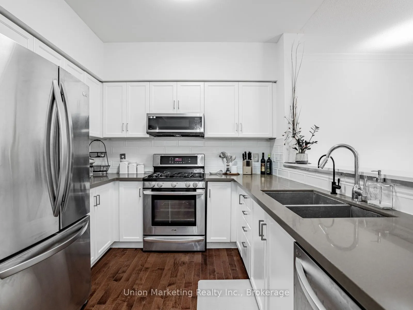 35 Luxton Avenue