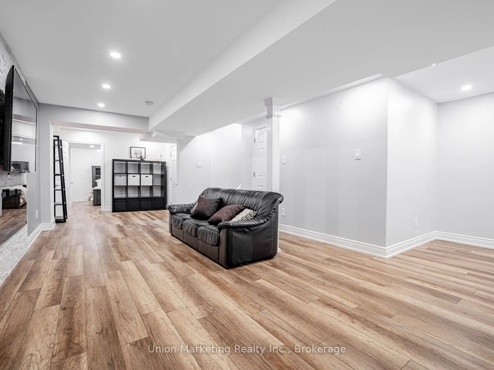 35 Luxton Avenue