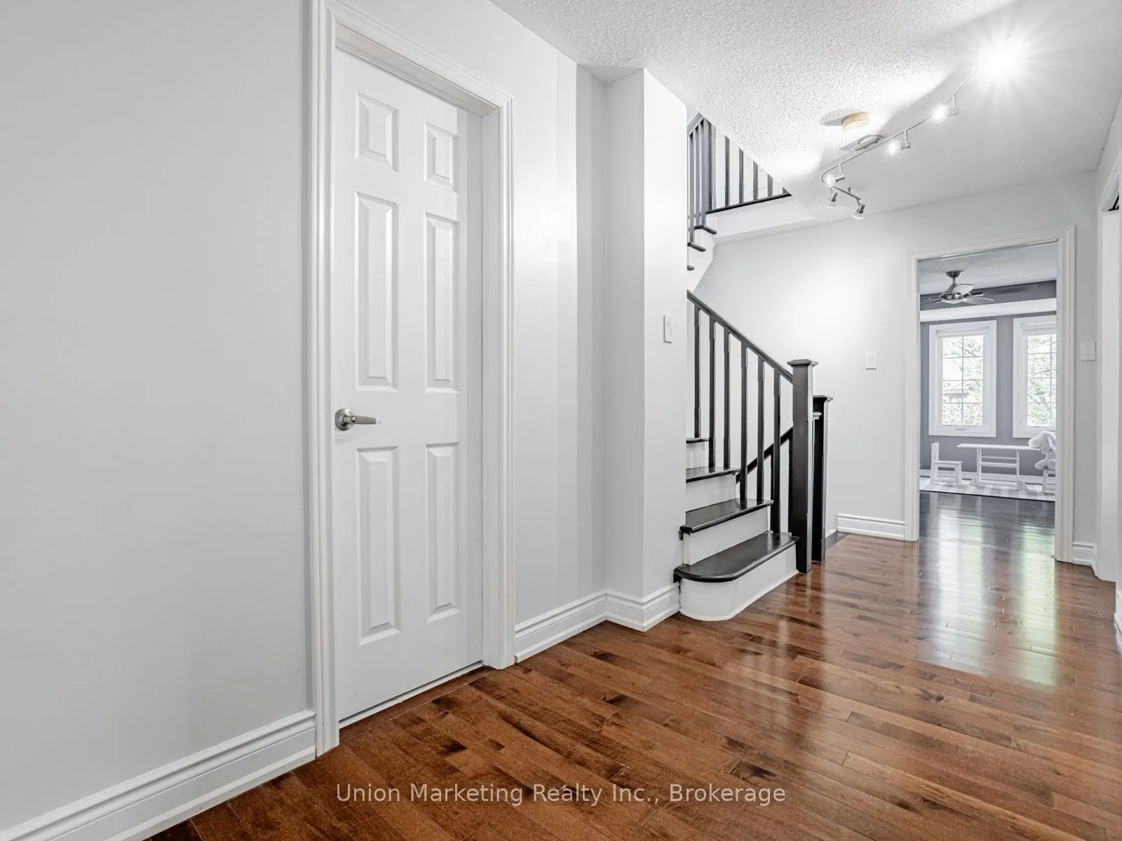 35 Luxton Avenue