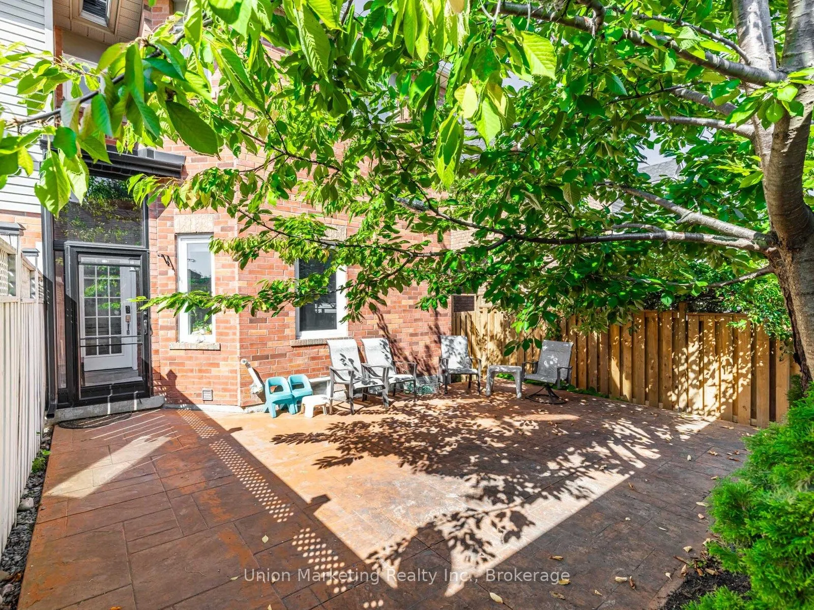 35 Luxton Avenue