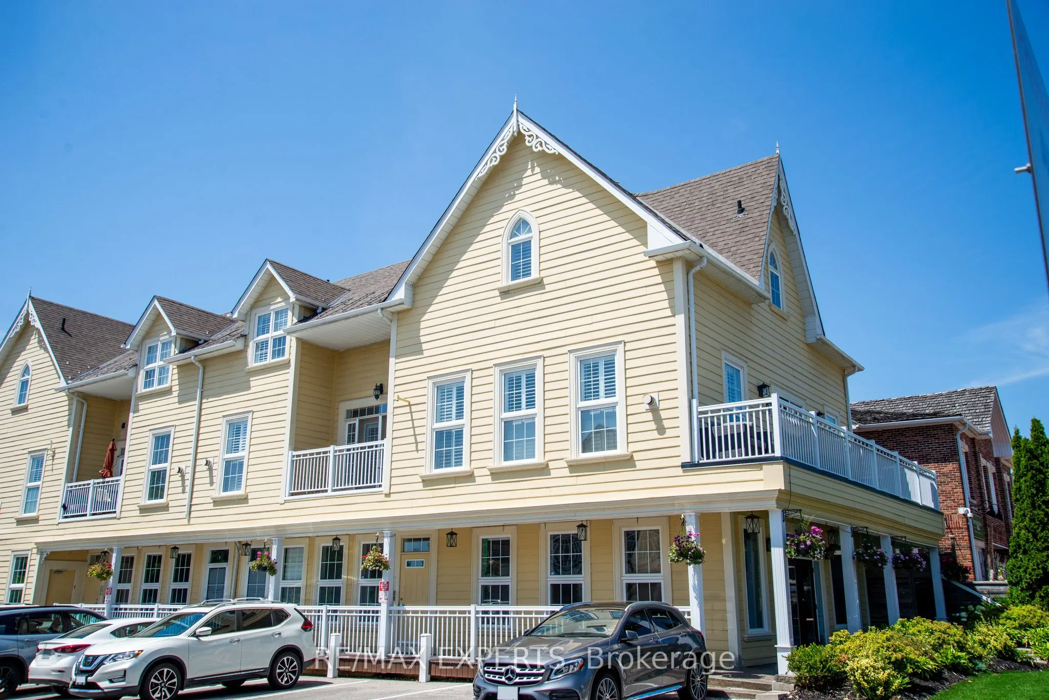 10472 Islington Avenue, #202