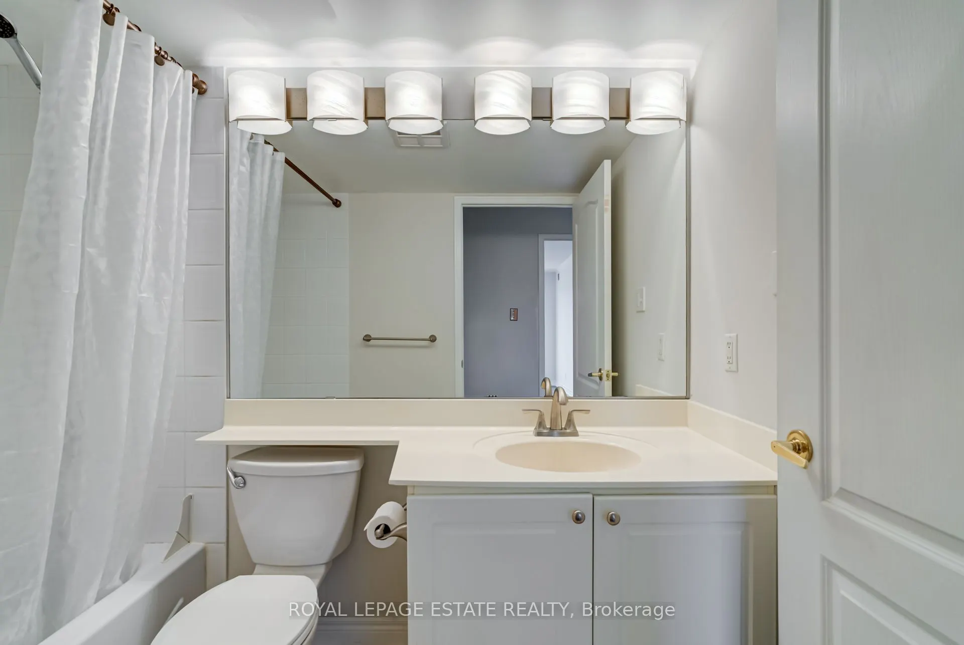399 South Park Road, #806