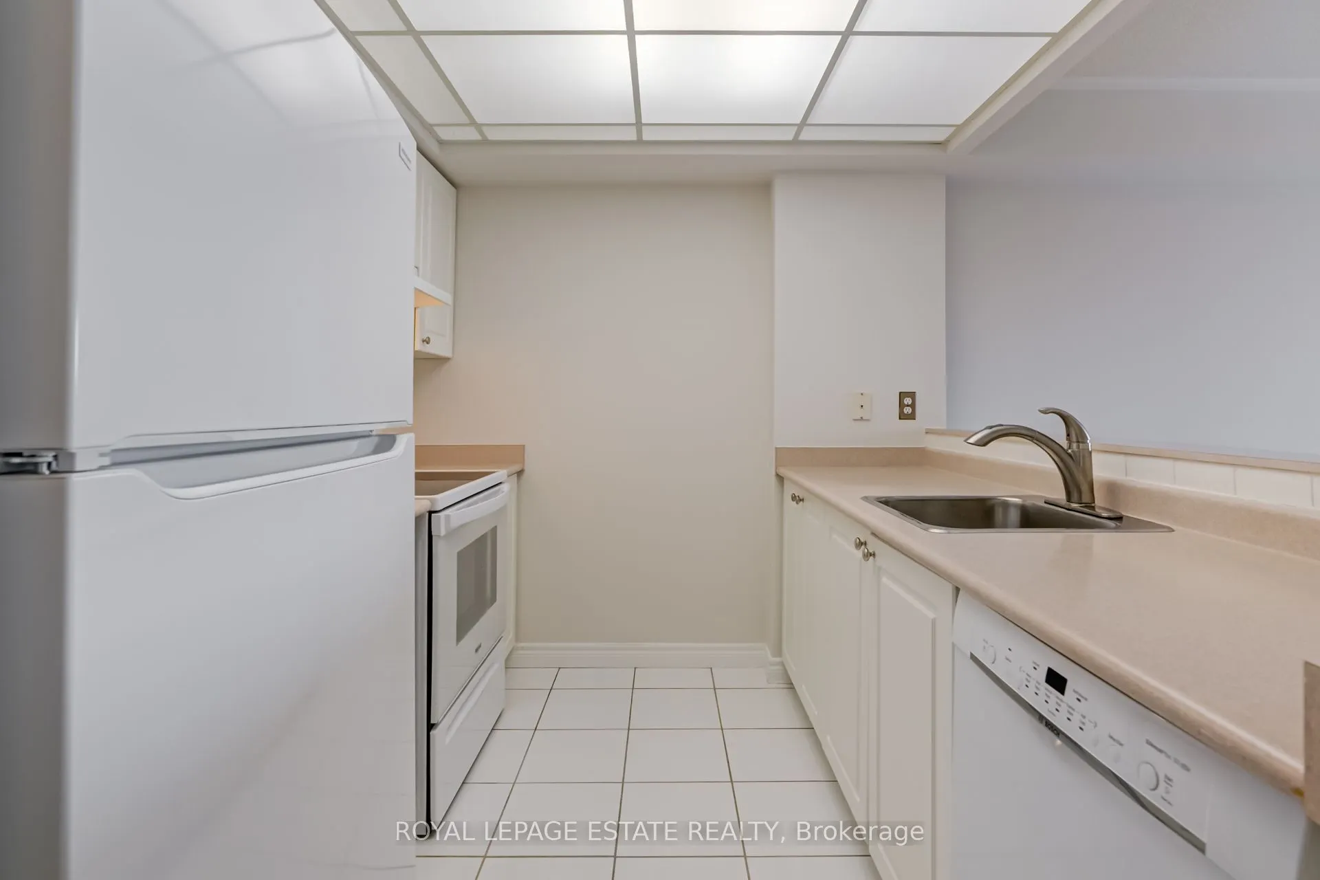 399 South Park Road, #806
