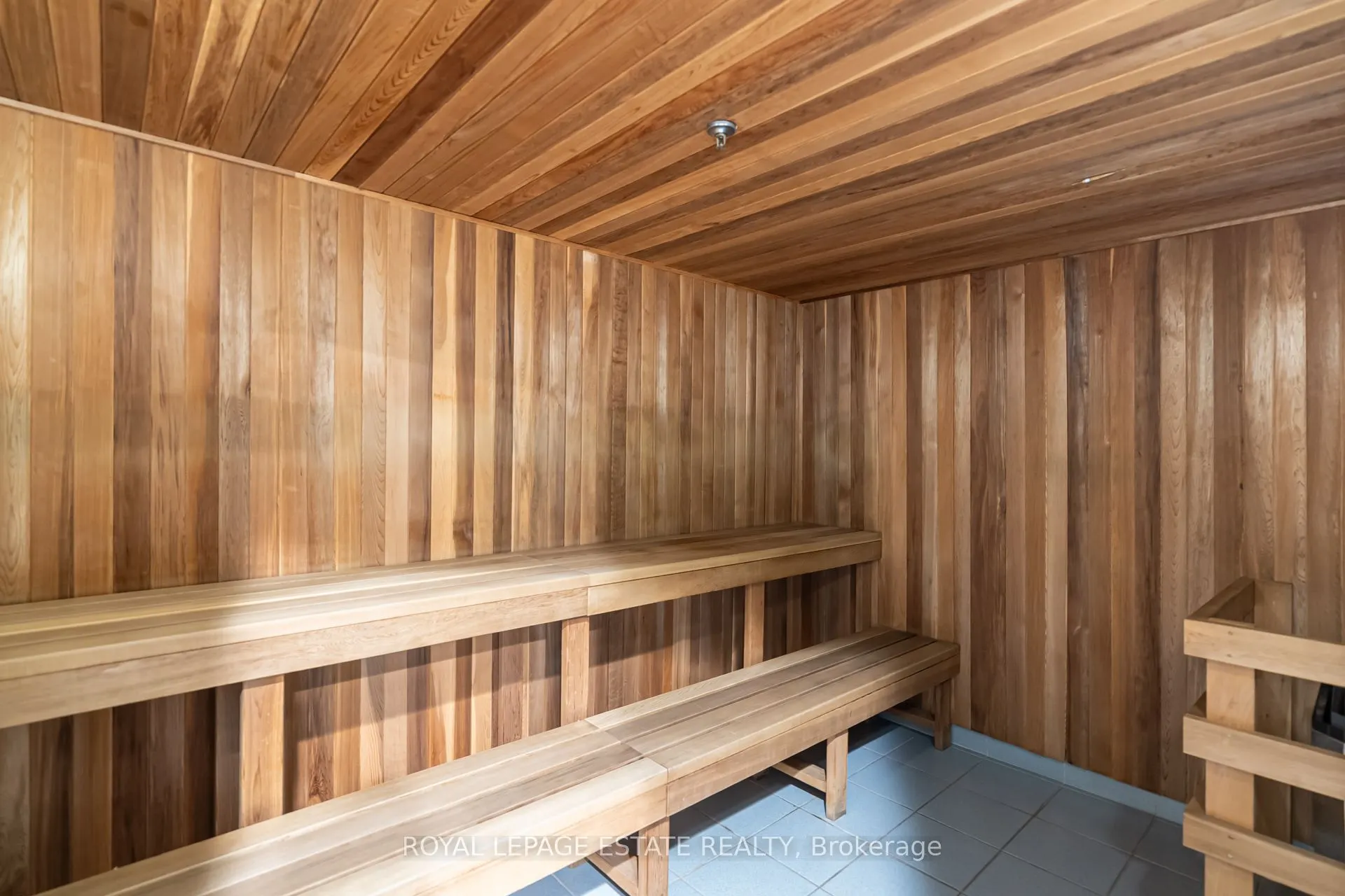 399 South Park Road, #806