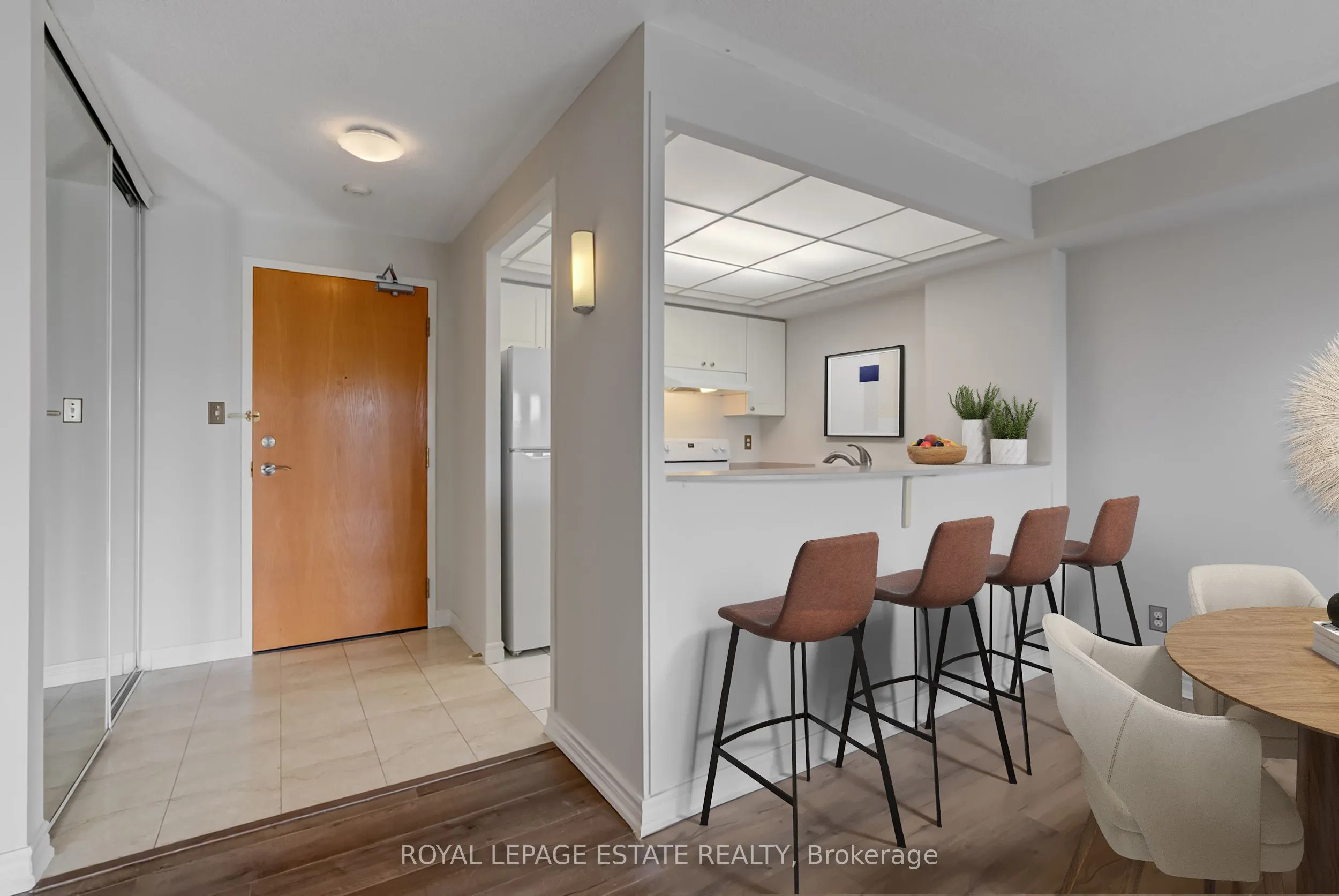 399 South Park Road, #806