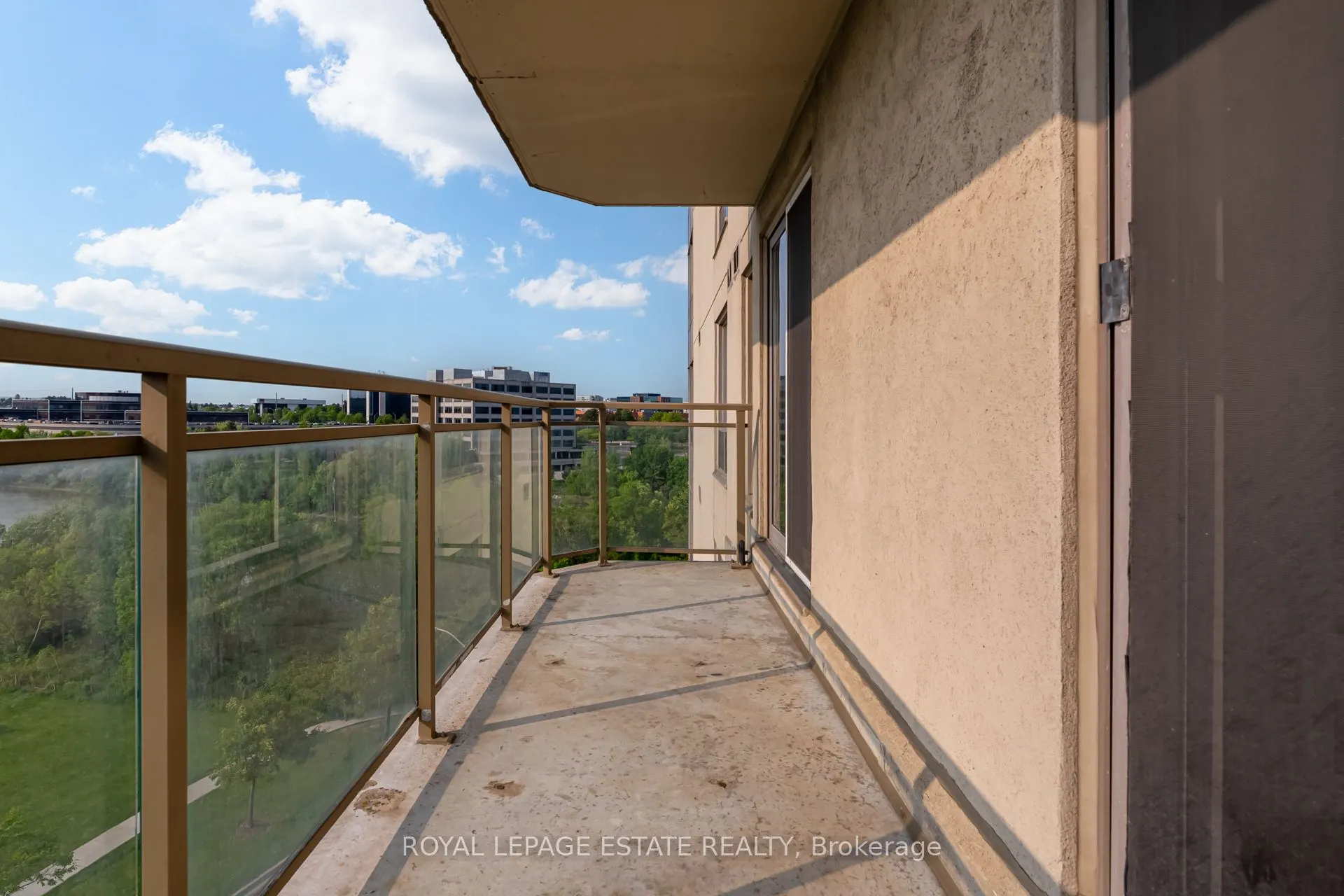 399 South Park Road, #806