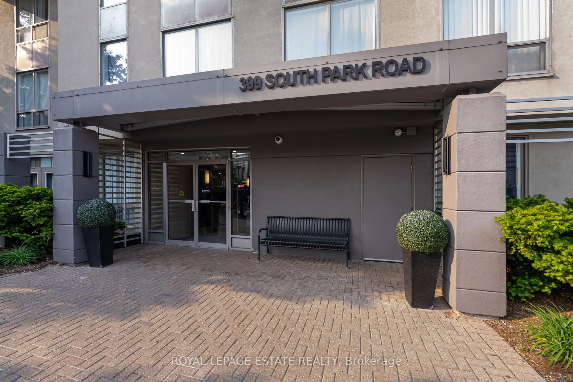 399 South Park Road, #806