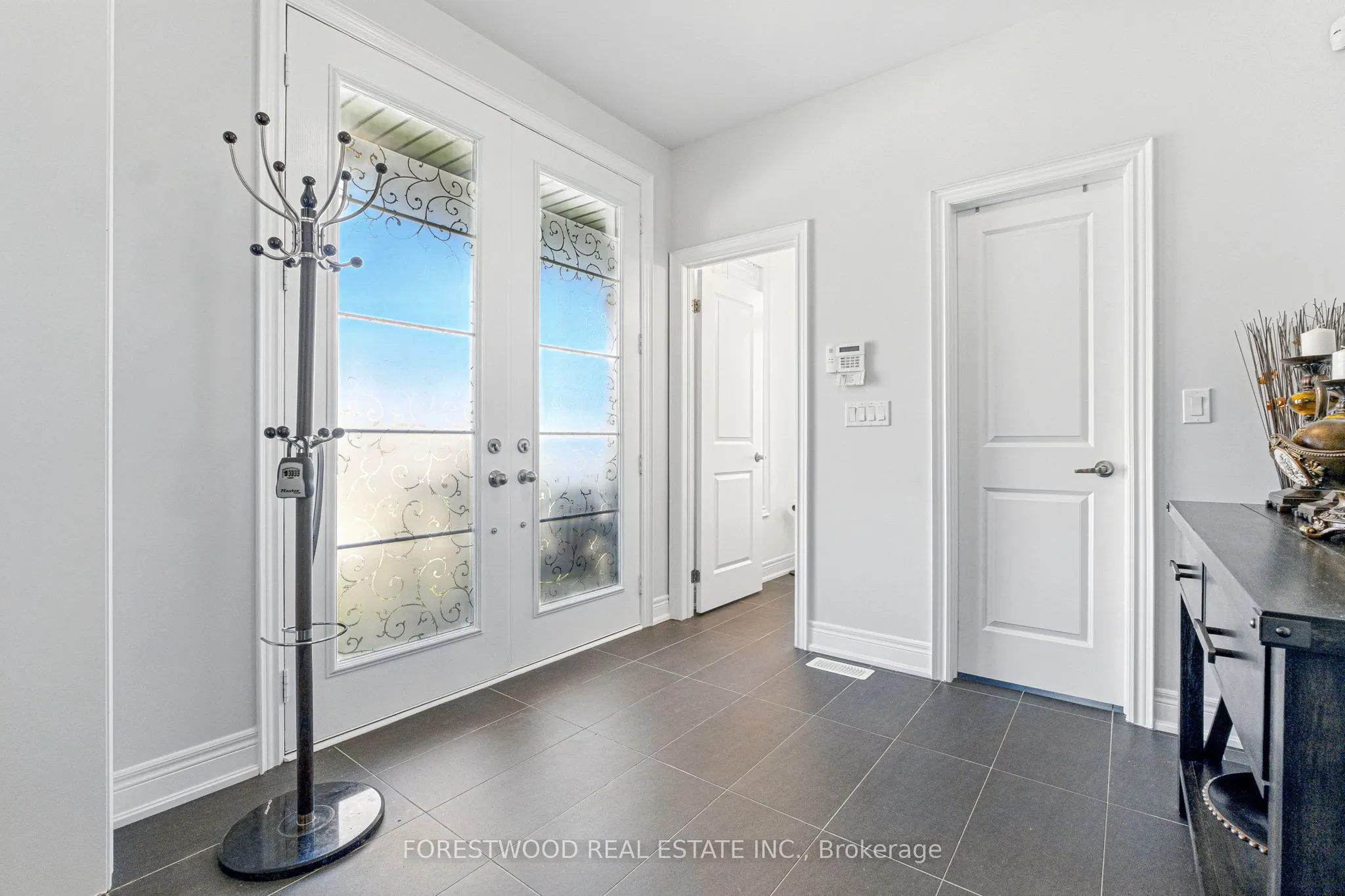 634 Sweetwater Crescent