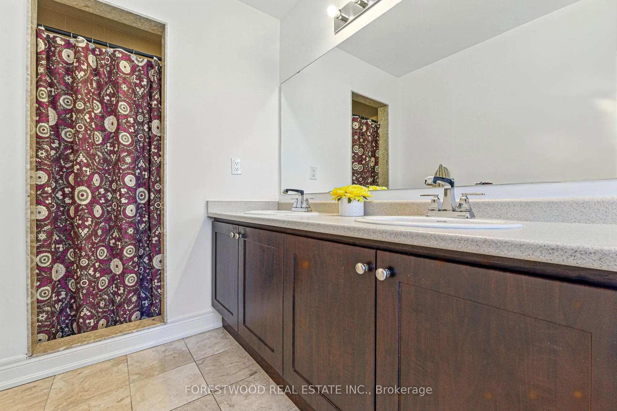 634 Sweetwater Crescent