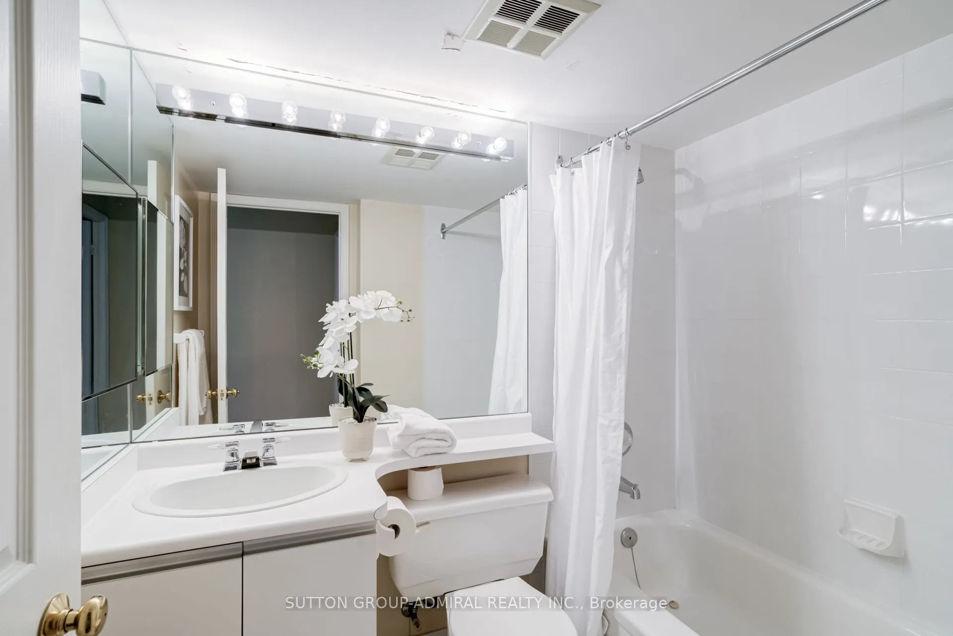 7250 Yonge Street, #311