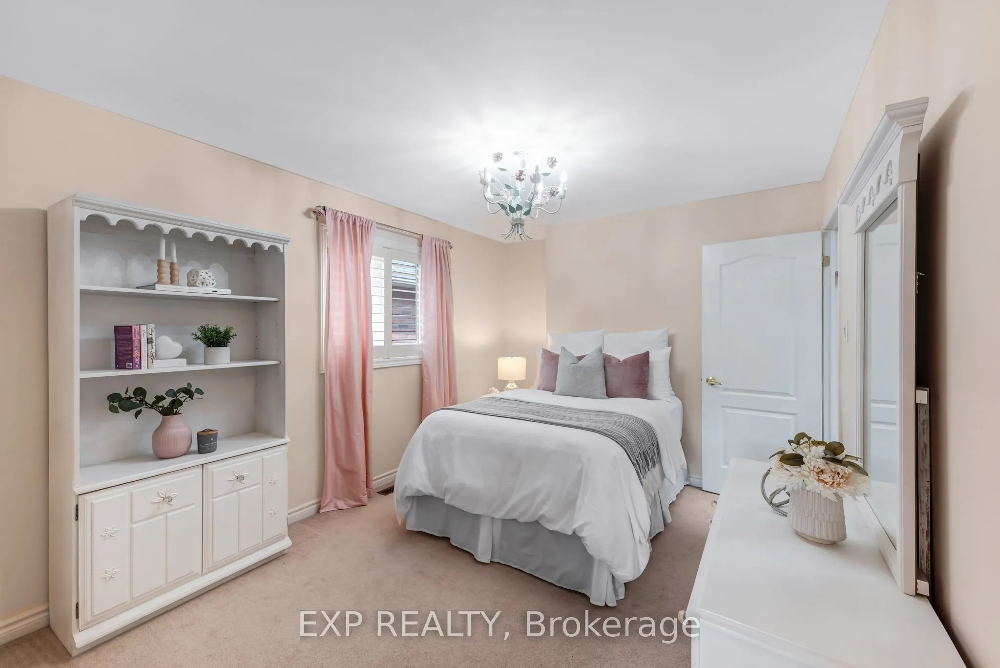 444 Highcliffe Drive