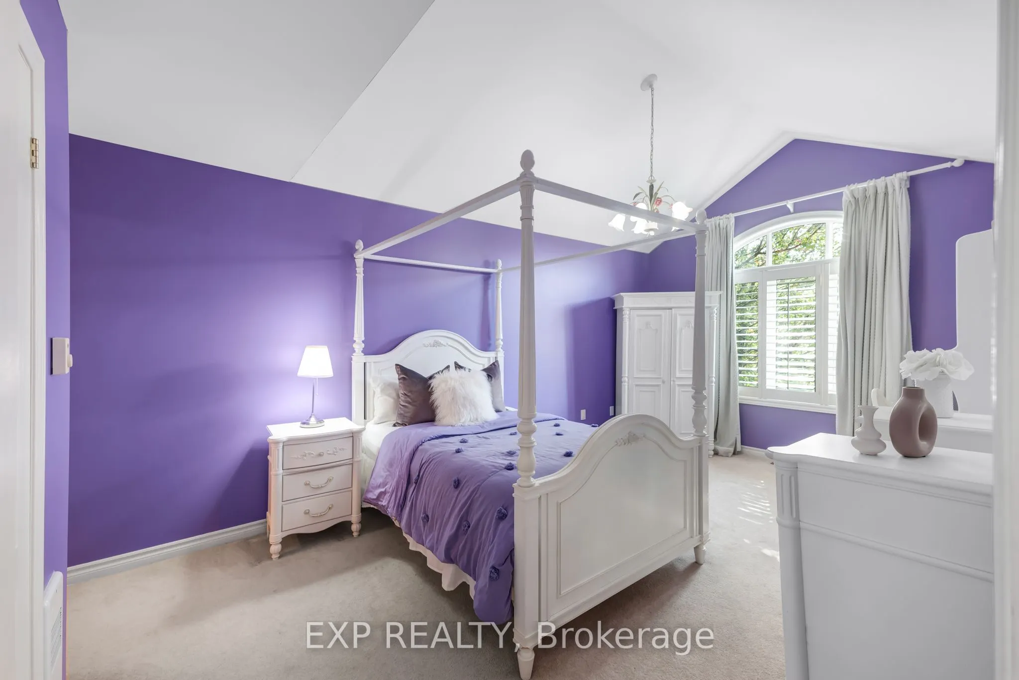 444 Highcliffe Drive