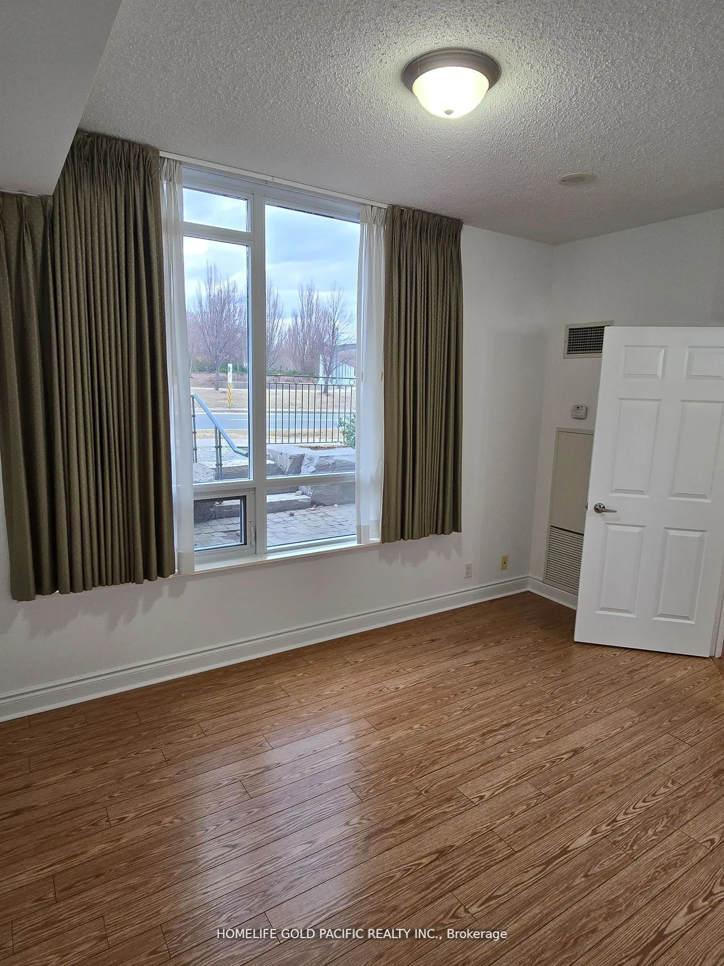 33 Cox Boulevard, #117