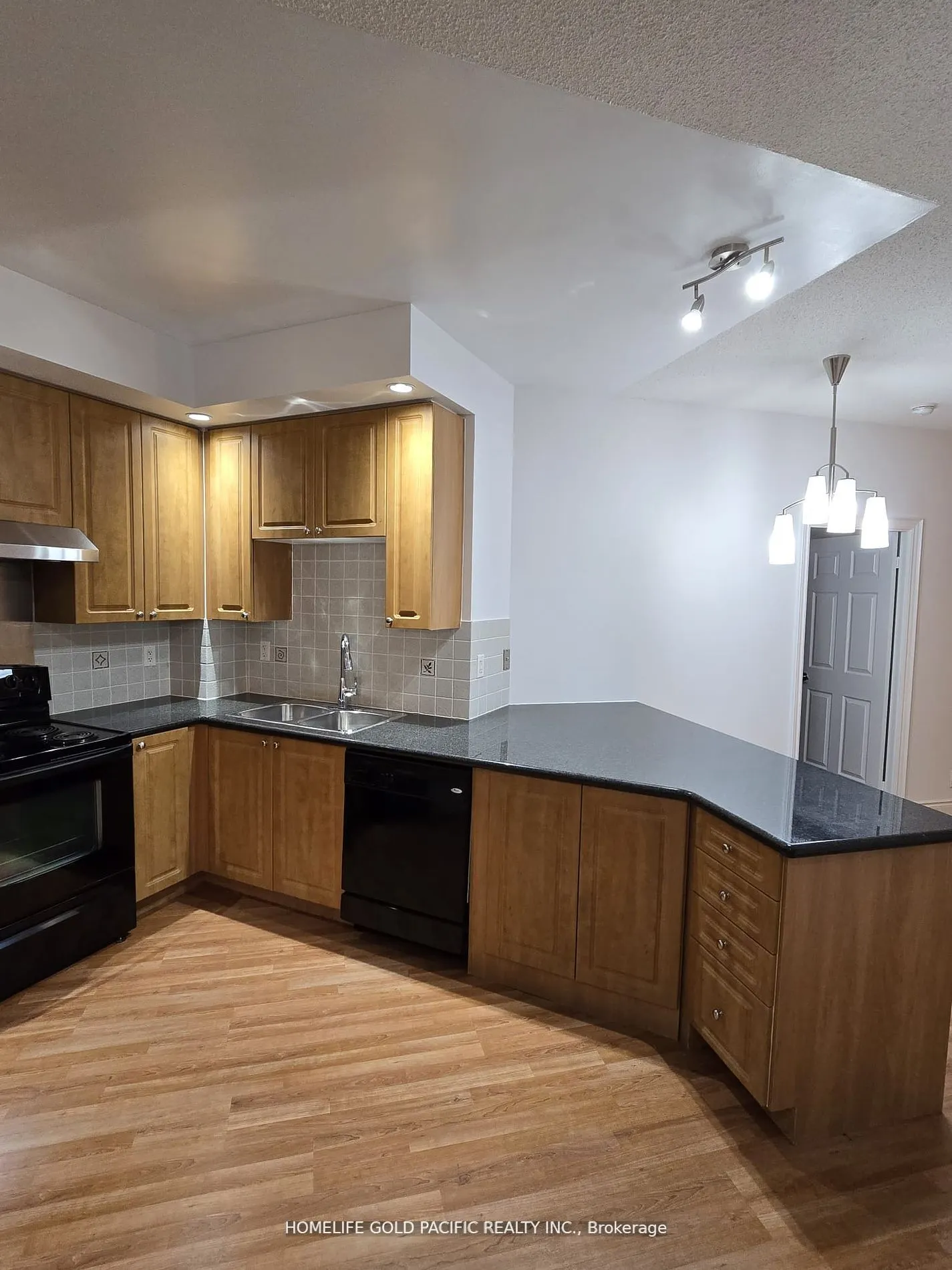 33 Cox Boulevard, #117