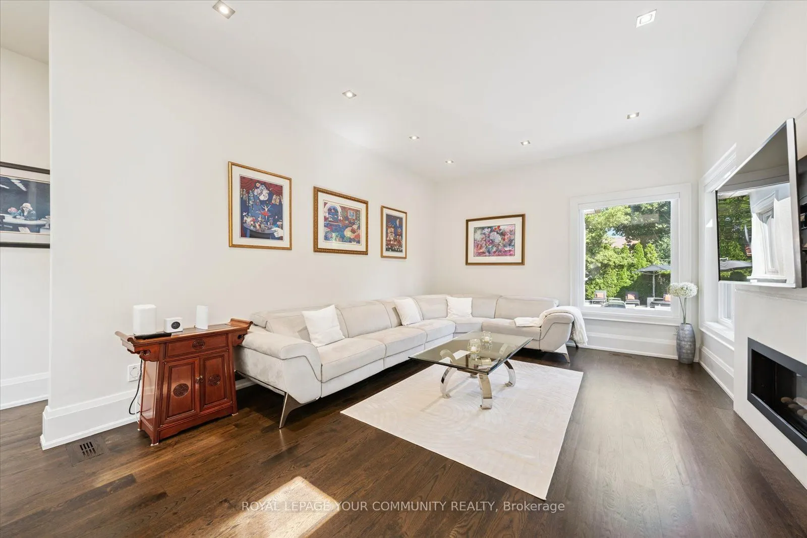8 Winterport Court