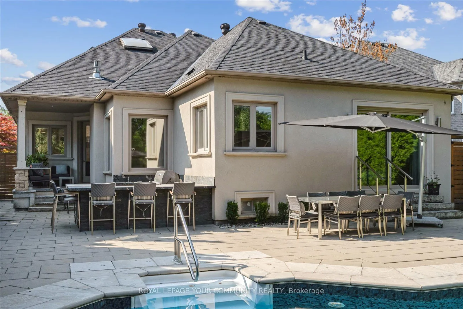 8 Winterport Court