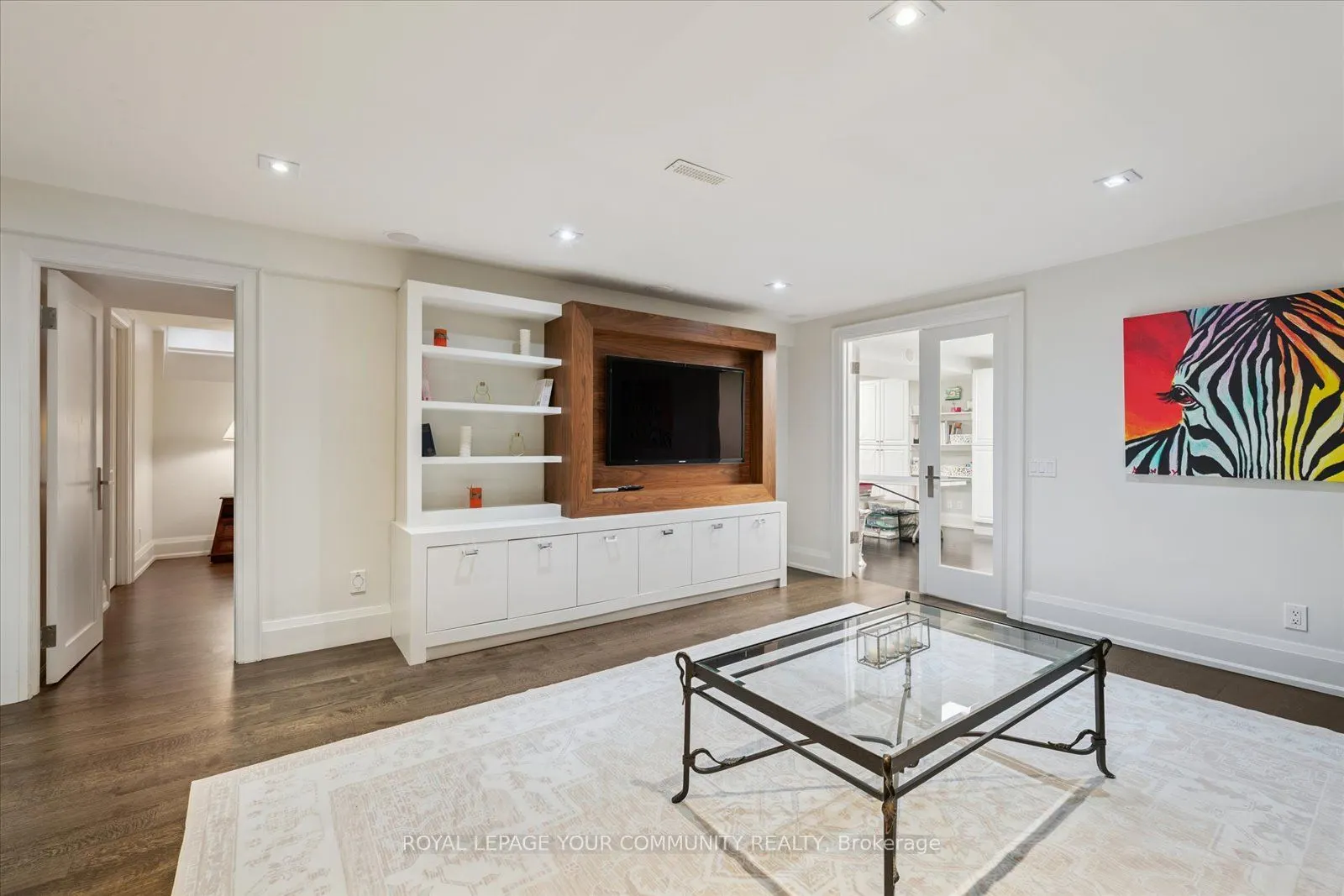 8 Winterport Court