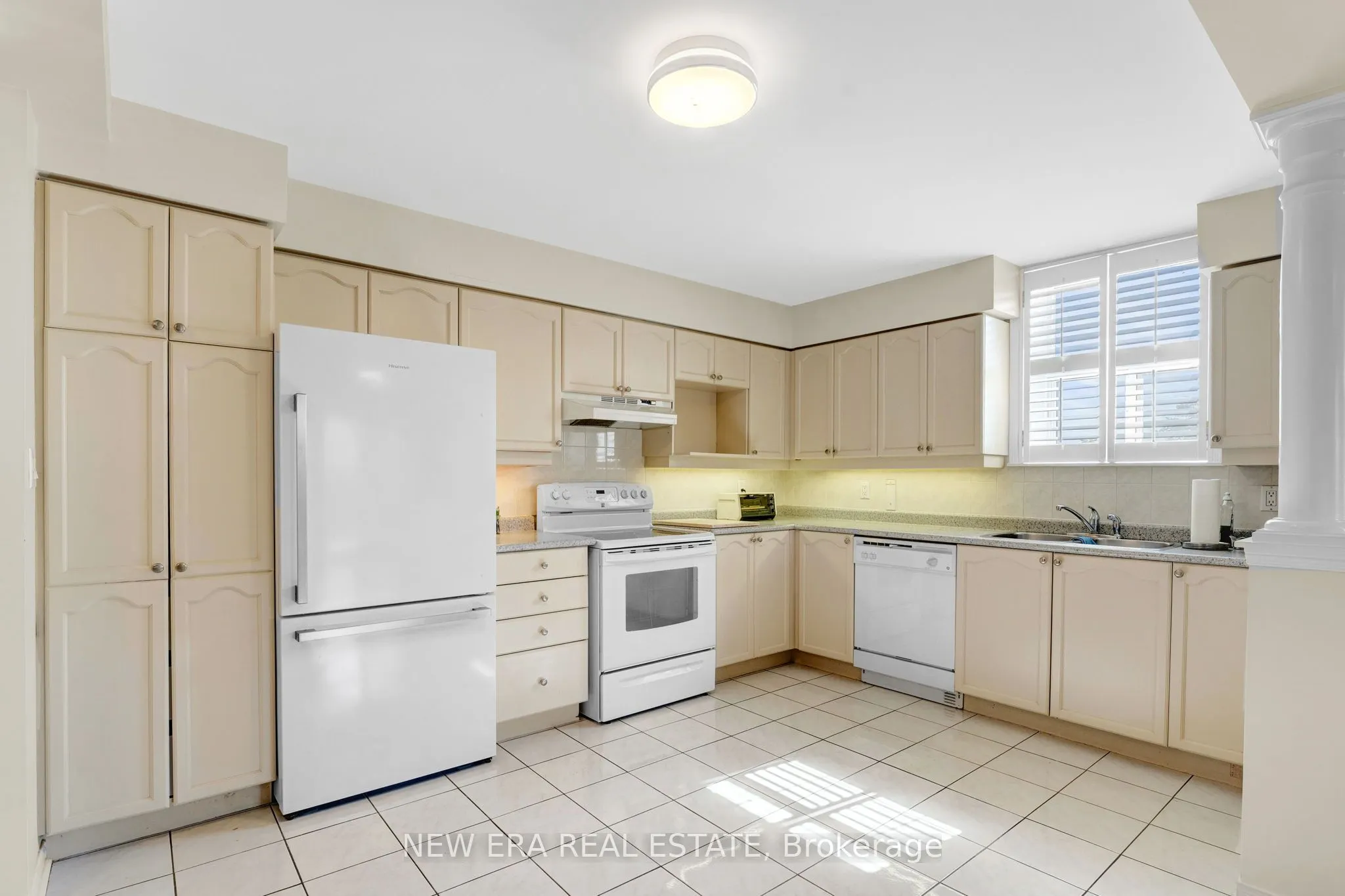 7373 Martin Grove Road, #522