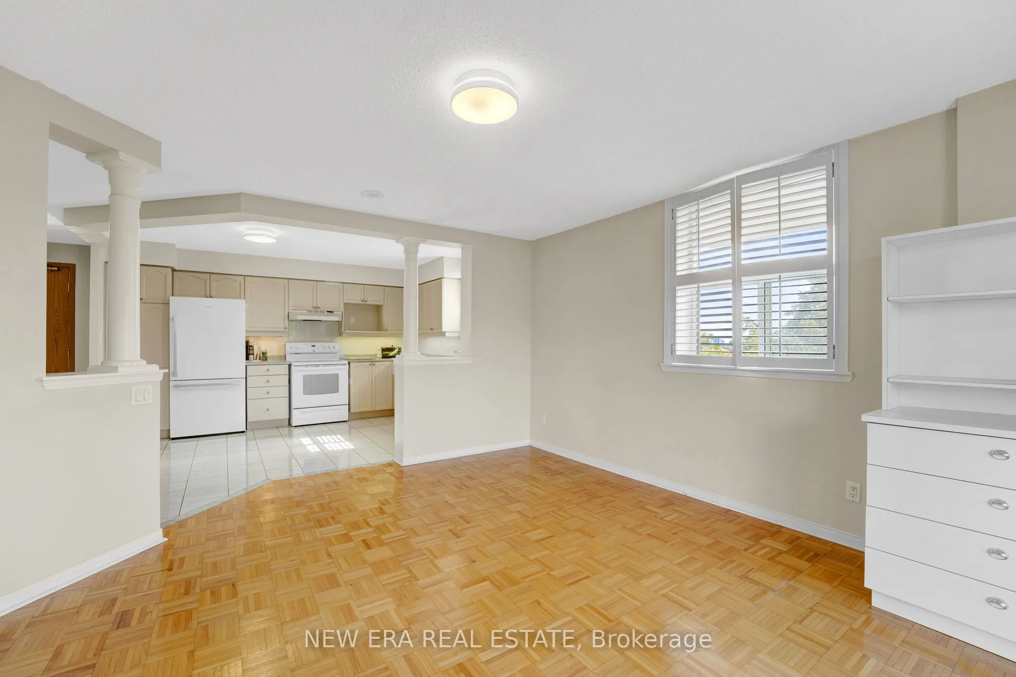 7373 Martin Grove Road, #522