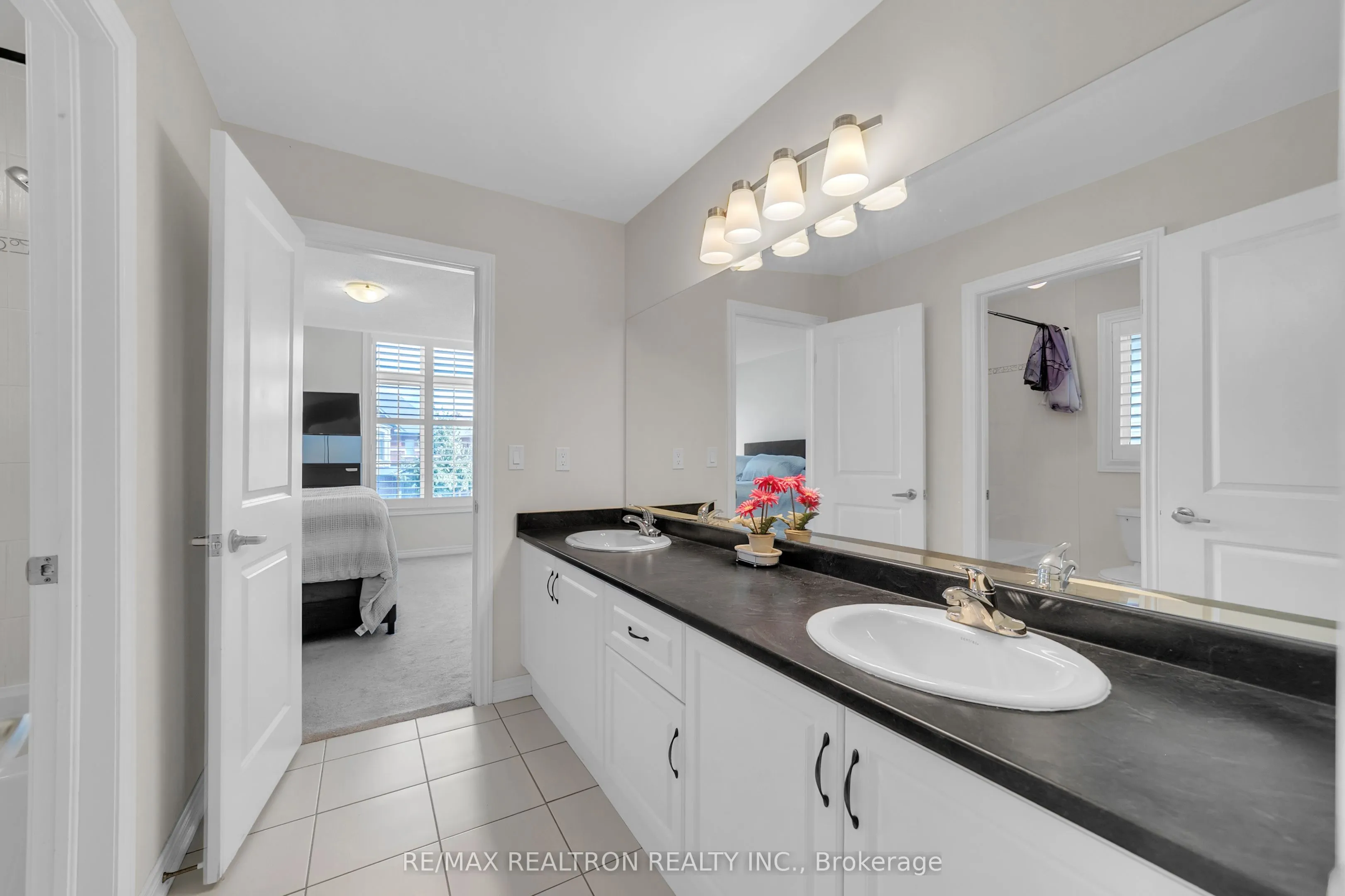 669 Sweetwater Crescent