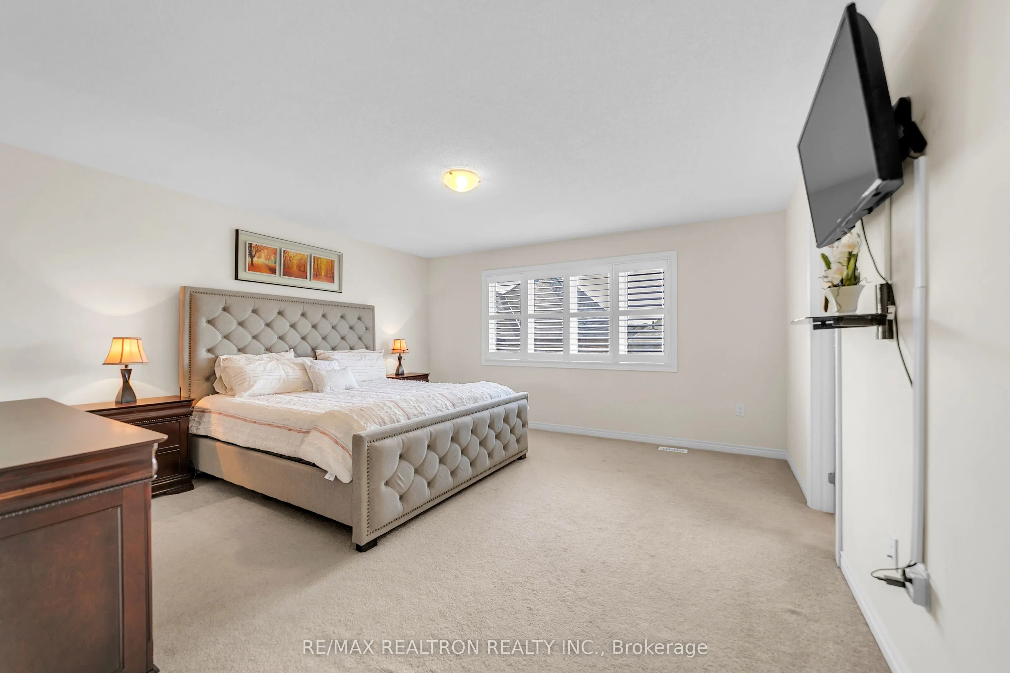 669 Sweetwater Crescent