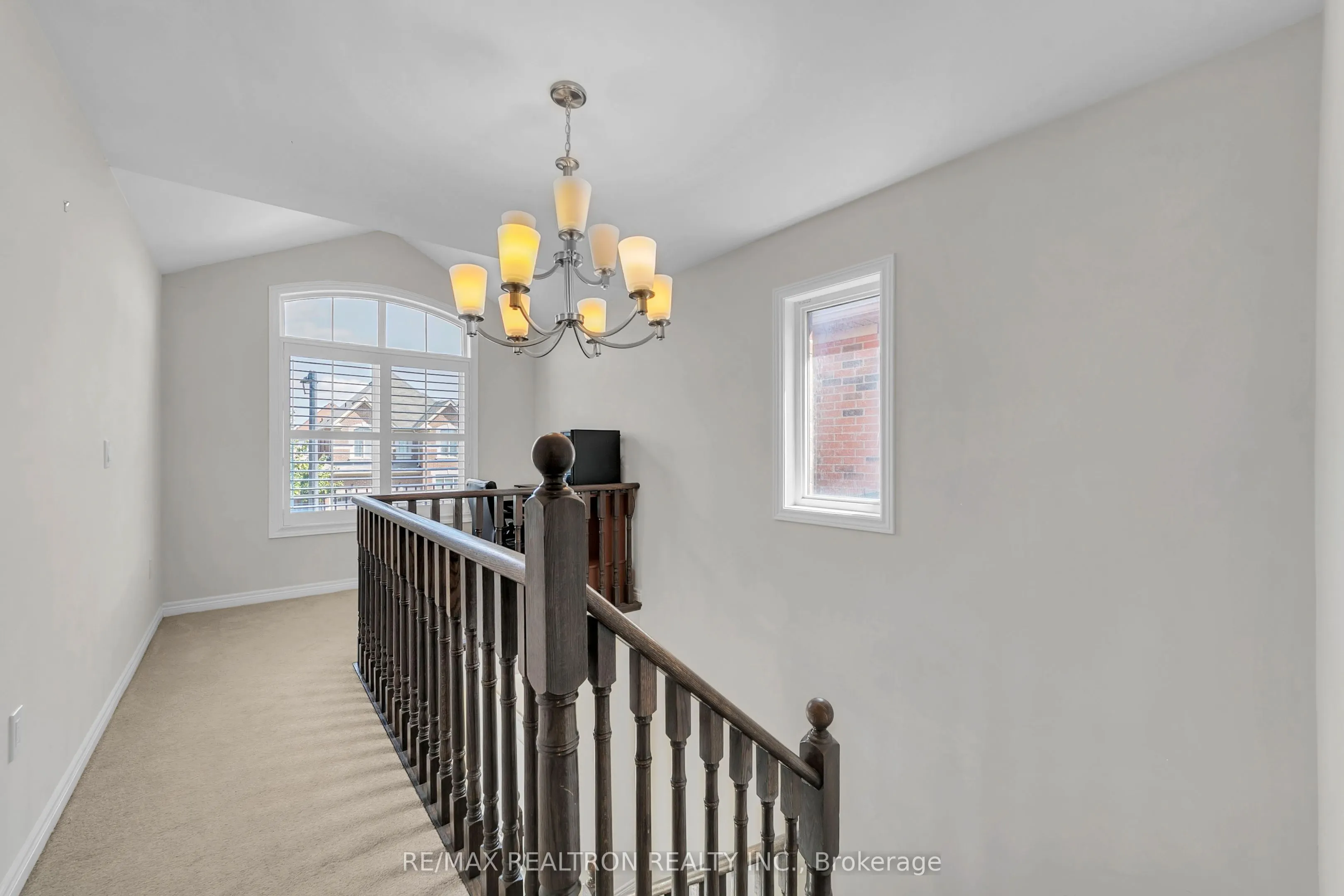 669 Sweetwater Crescent