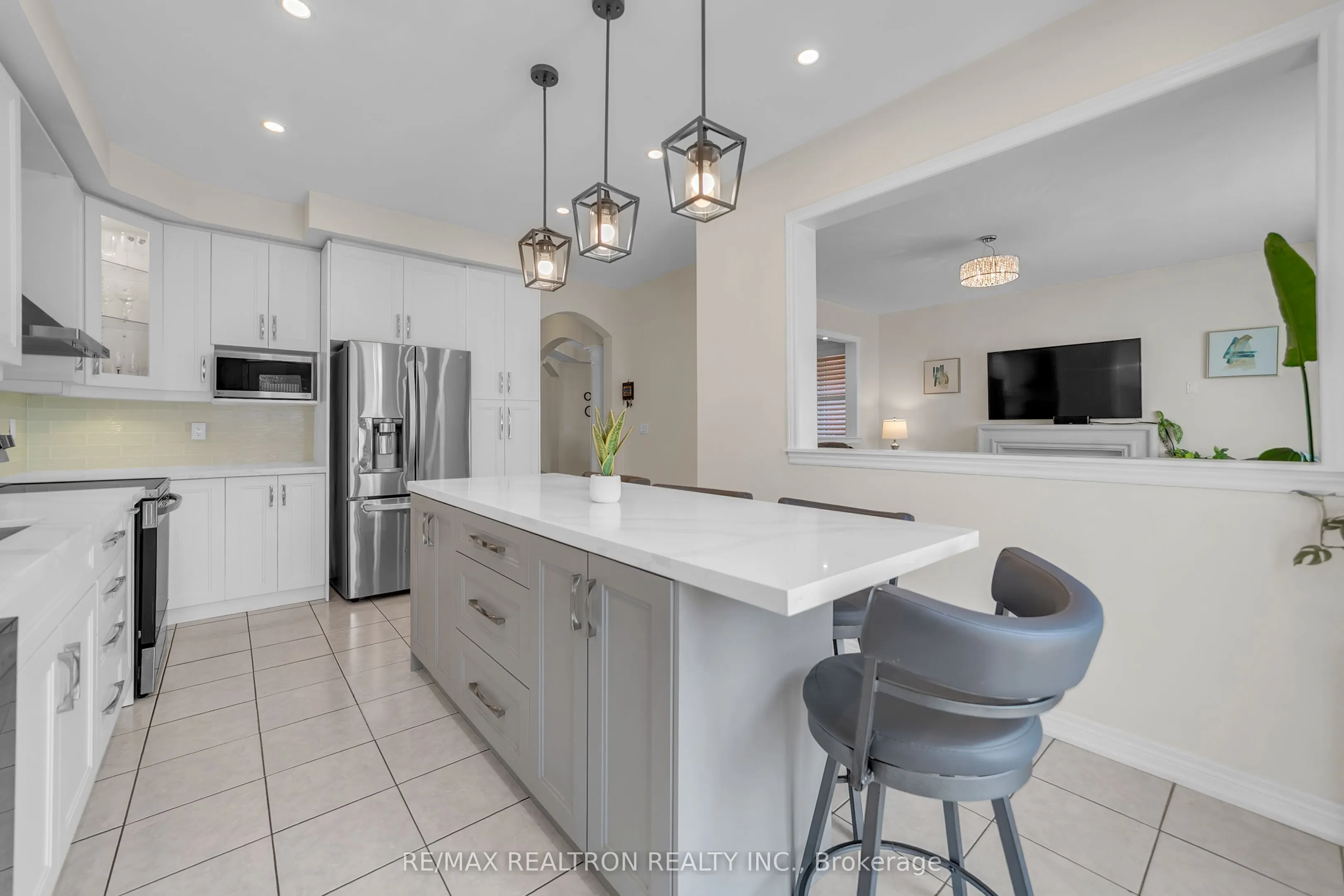669 Sweetwater Crescent