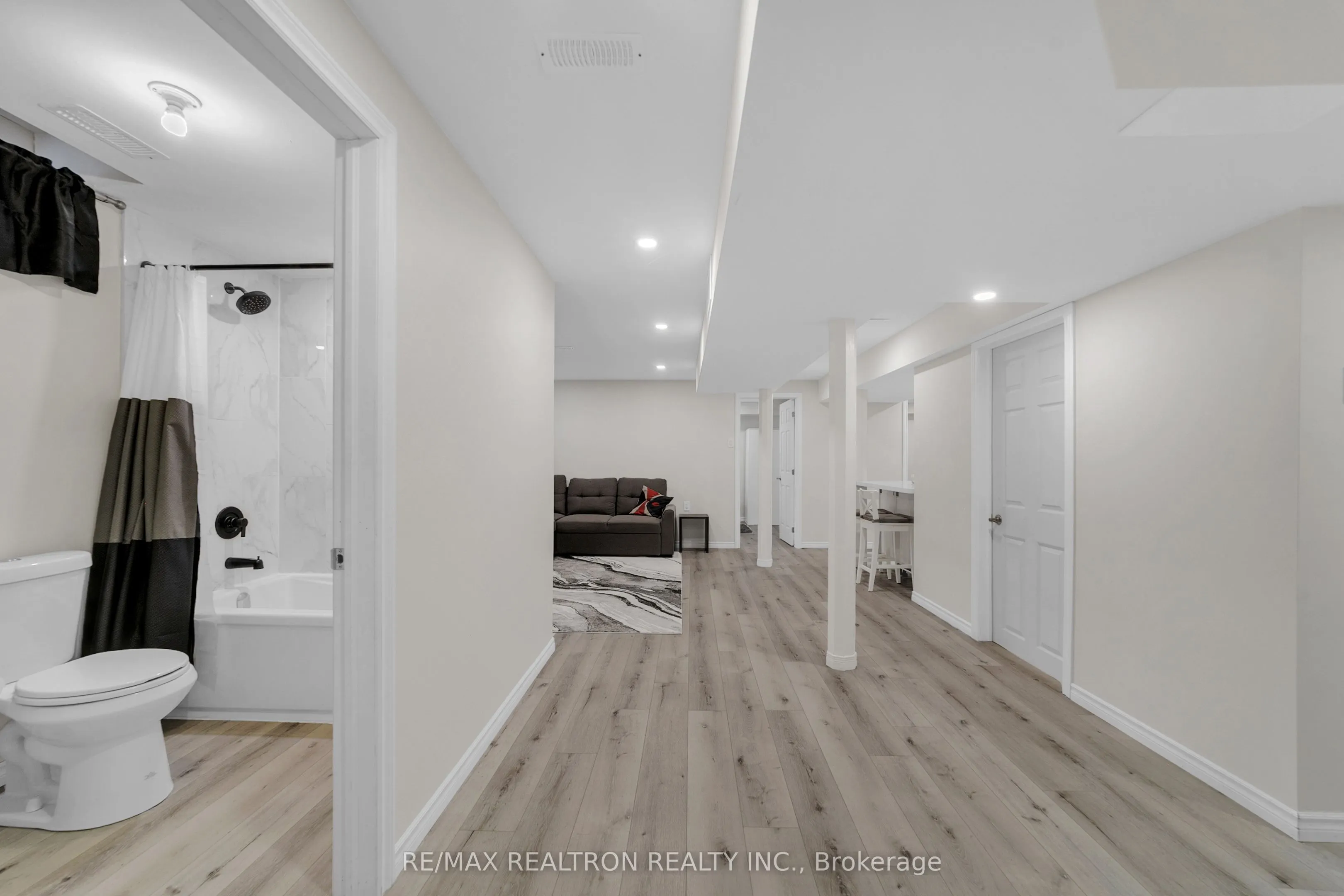 669 Sweetwater Crescent