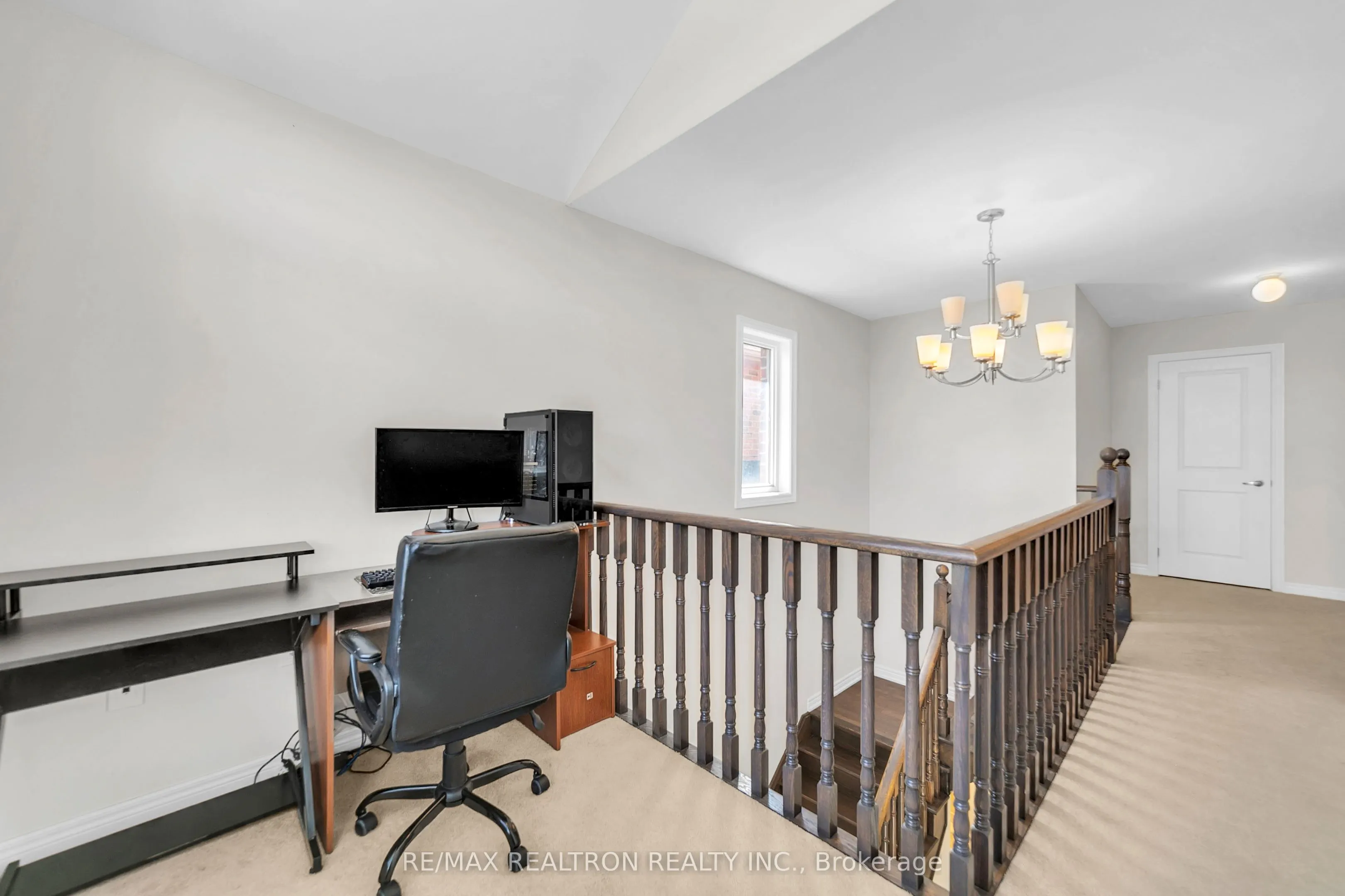 669 Sweetwater Crescent