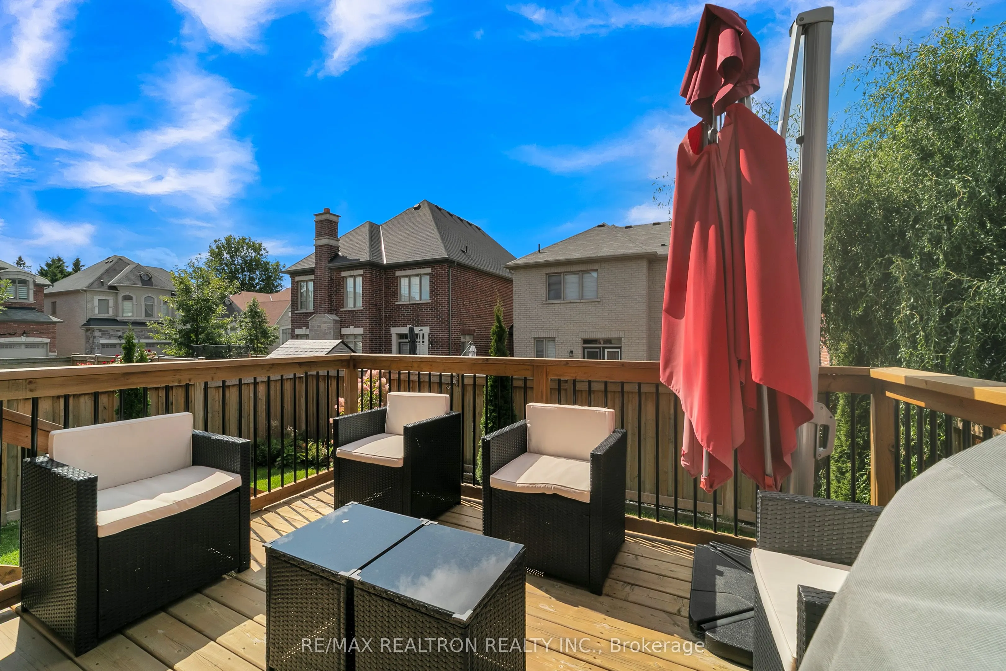 669 Sweetwater Crescent