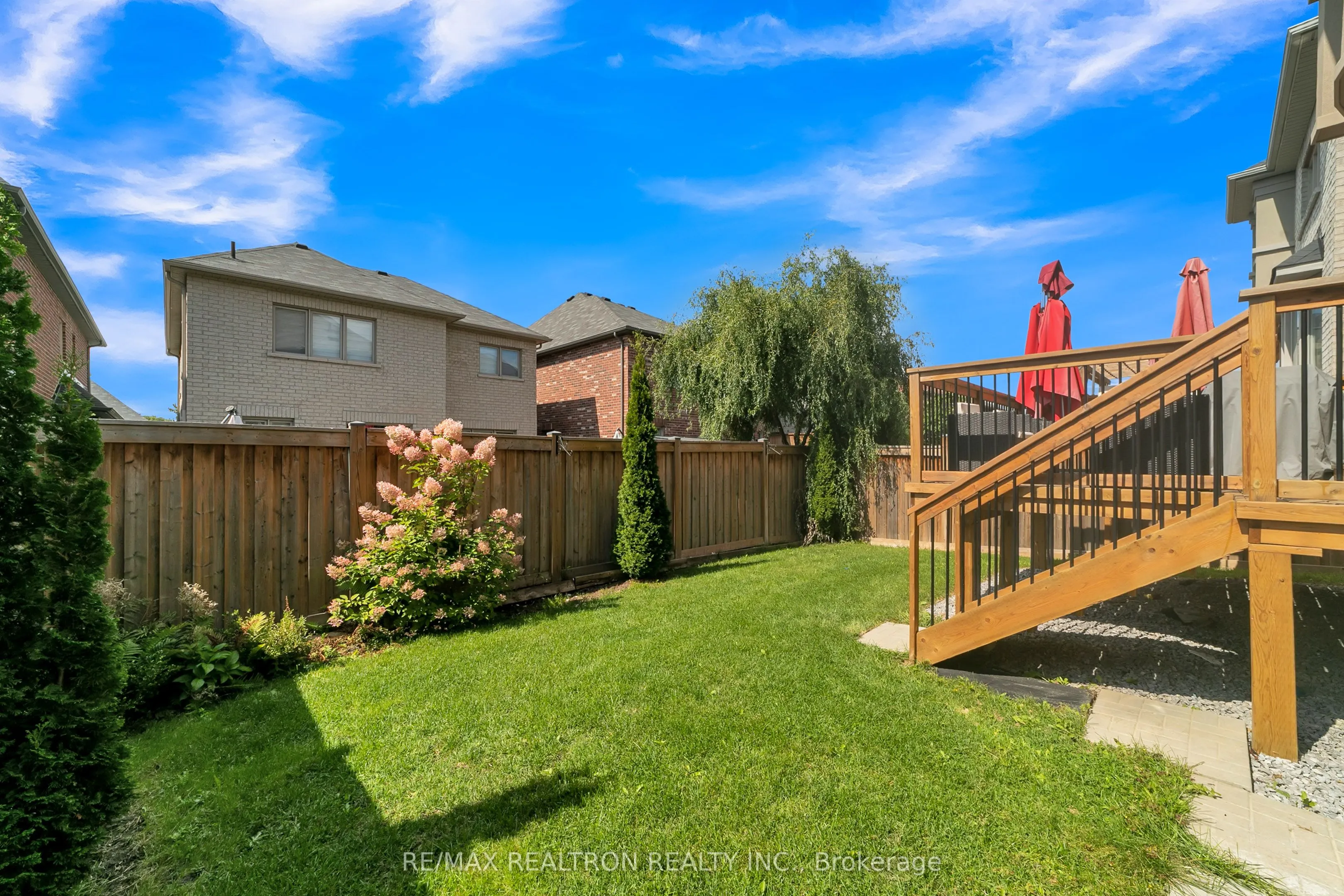 669 Sweetwater Crescent
