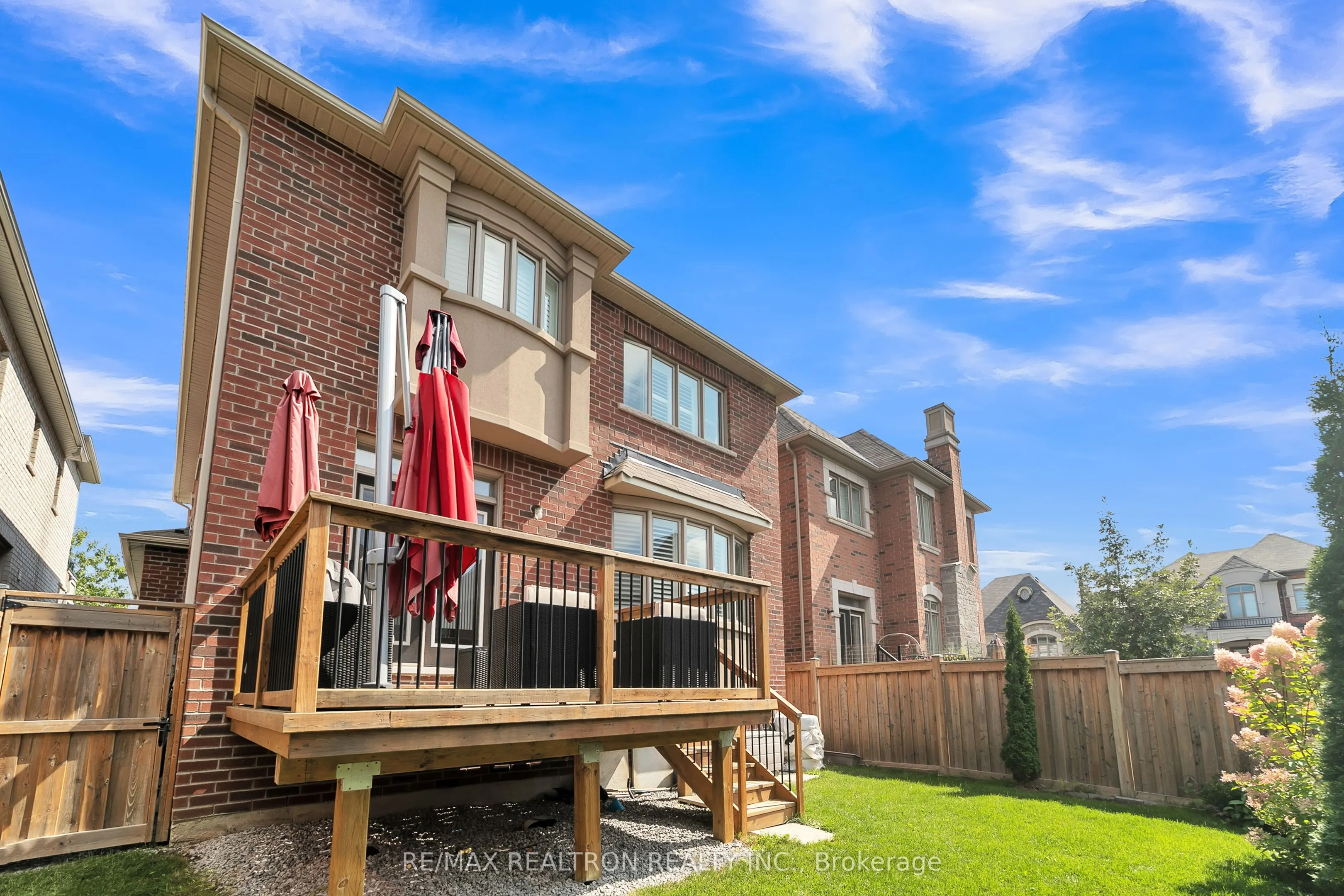 669 Sweetwater Crescent